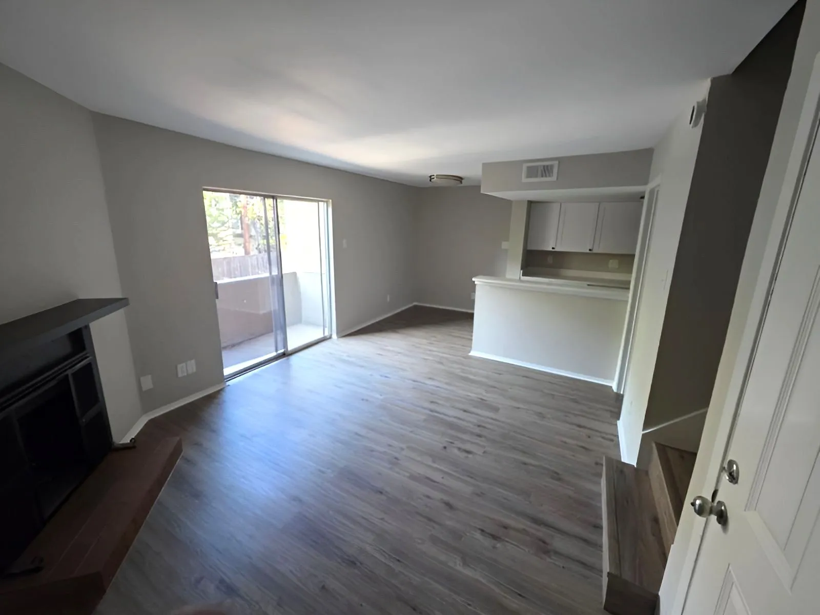 Condominium For Sale in Dallas County , 4044 Buena Vista Street 214, Dallas, Texas 75204, 1 Bedroom, 2 Bathroom, Garage spaces, 720 Sqft, built in 1972, mls#21369569, Real Estate Agent in Dallas, Homes For Sale in Dallas county, Homes For Sale in Dallas, Realtor in Dallas Texas, Real Estate Brokerage Independent Realty Texas, Luminita Cordes Realtor