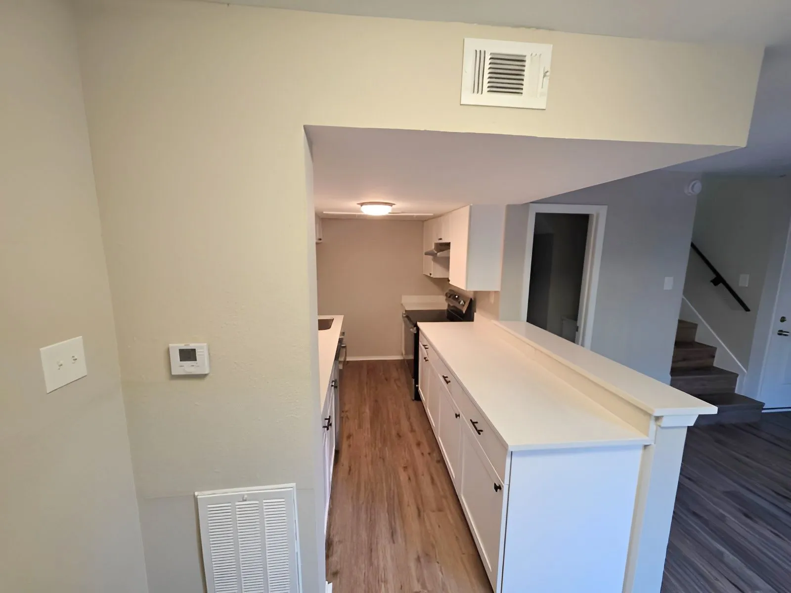 Condominium For Sale in Dallas County , 4044 Buena Vista Street 214, Dallas, Texas 75204, 1 Bedroom, 2 Bathroom, Garage spaces, 720 Sqft, built in 1972, mls#21369569, Real Estate Agent in Dallas, Homes For Sale in Dallas county, Homes For Sale in Dallas, Realtor in Dallas Texas, Real Estate Brokerage Independent Realty Texas, Luminita Cordes Realtor