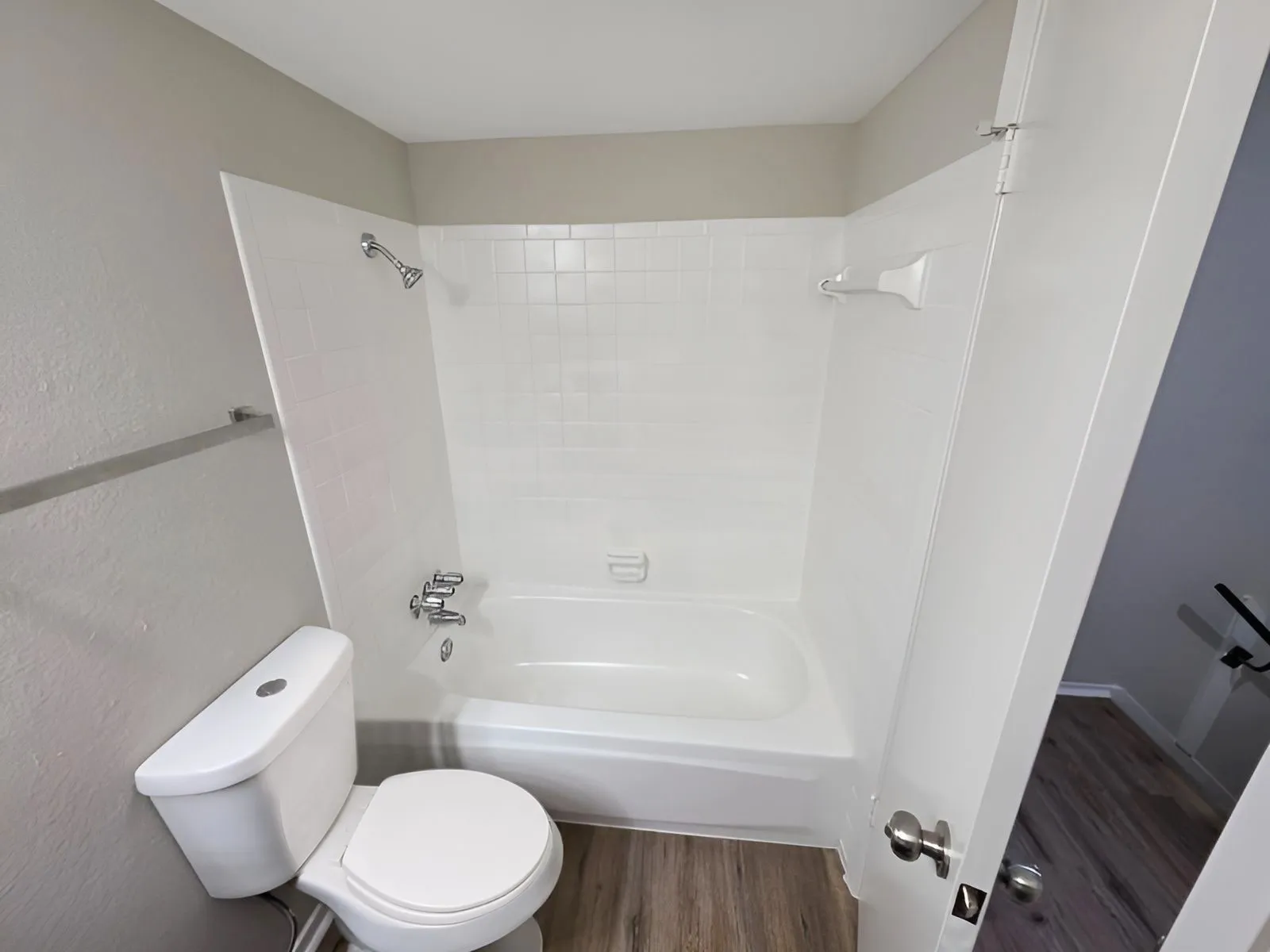 Condominium For Sale in Dallas County , 4044 Buena Vista Street 214, Dallas, Texas 75204, 1 Bedroom, 2 Bathroom, Garage spaces, 720 Sqft, built in 1972, mls#21369569, Real Estate Agent in Dallas, Homes For Sale in Dallas county, Homes For Sale in Dallas, Realtor in Dallas Texas, Real Estate Brokerage Independent Realty Texas, Luminita Cordes Realtor