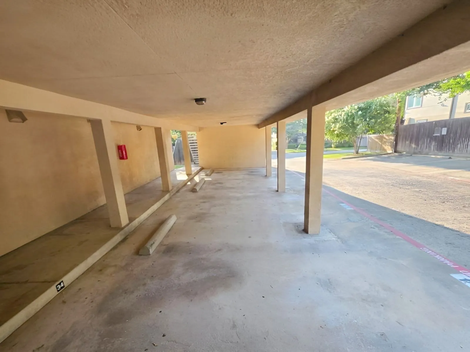 Condominium For Sale in Dallas County , 4044 Buena Vista Street 214, Dallas, Texas 75204, 1 Bedroom, 2 Bathroom, Garage spaces, 720 Sqft, built in 1972, mls#21369569, Real Estate Agent in Dallas, Homes For Sale in Dallas county, Homes For Sale in Dallas, Realtor in Dallas Texas, Real Estate Brokerage Independent Realty Texas, Luminita Cordes Realtor