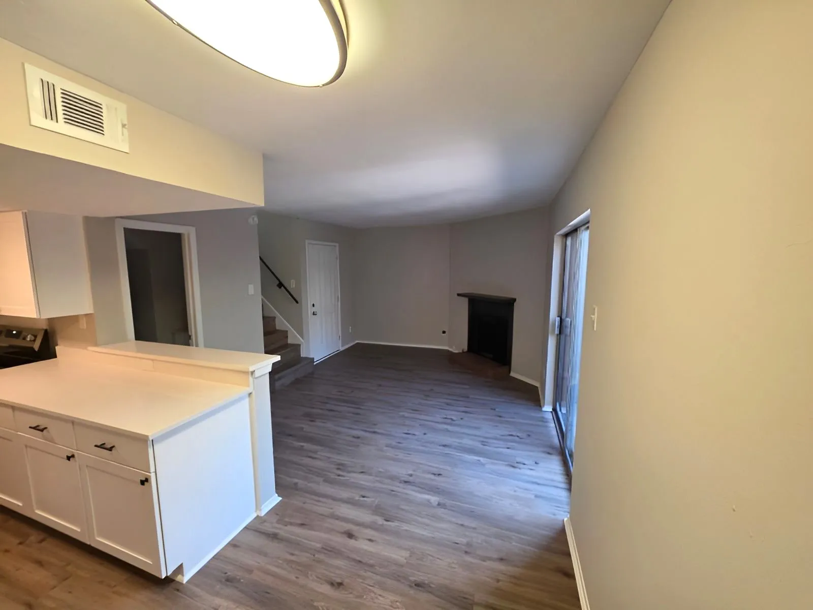 Condominium For Sale in Dallas County , 4044 Buena Vista Street 214, Dallas, Texas 75204, 1 Bedroom, 2 Bathroom, Garage spaces, 720 Sqft, built in 1972, mls#21369569, Real Estate Agent in Dallas, Homes For Sale in Dallas county, Homes For Sale in Dallas, Realtor in Dallas Texas, Real Estate Brokerage Independent Realty Texas, Luminita Cordes Realtor