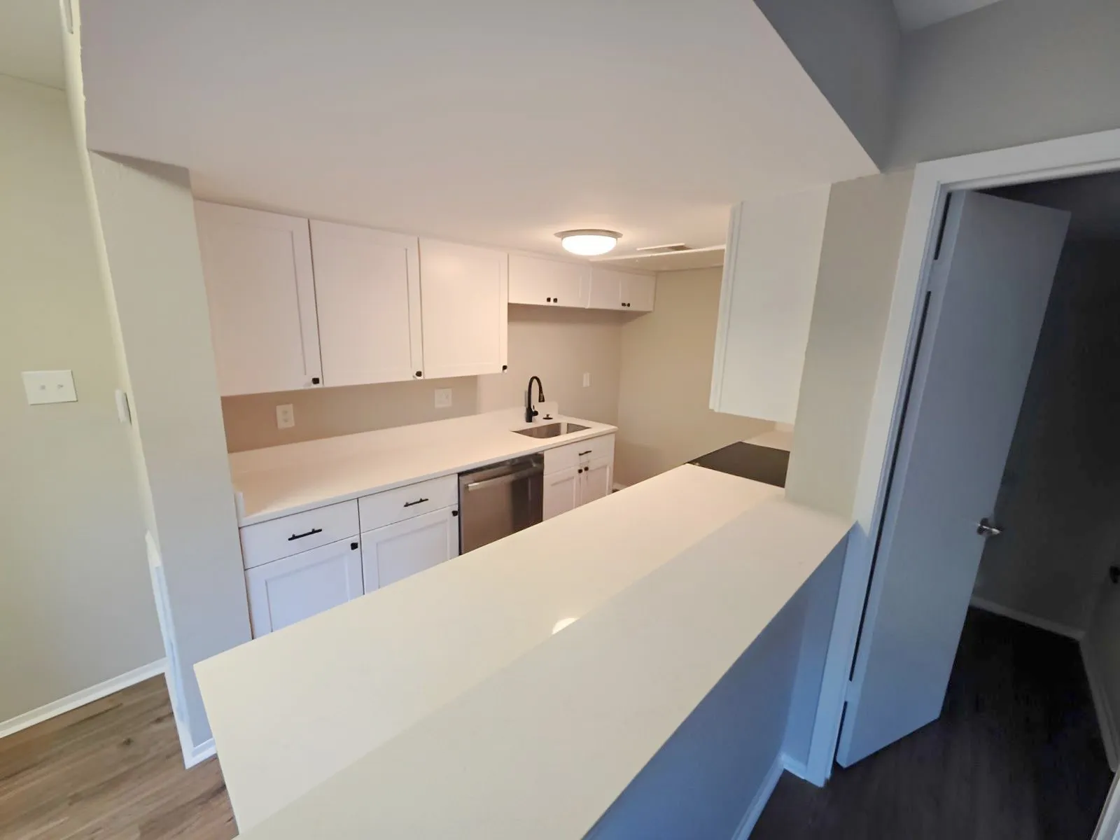 Condominium For Sale in Dallas County , 4044 Buena Vista Street 214, Dallas, Texas 75204, 1 Bedroom, 2 Bathroom, Garage spaces, 720 Sqft, built in 1972, mls#21369569, Real Estate Agent in Dallas, Homes For Sale in Dallas county, Homes For Sale in Dallas, Realtor in Dallas Texas, Real Estate Brokerage Independent Realty Texas, Luminita Cordes Realtor