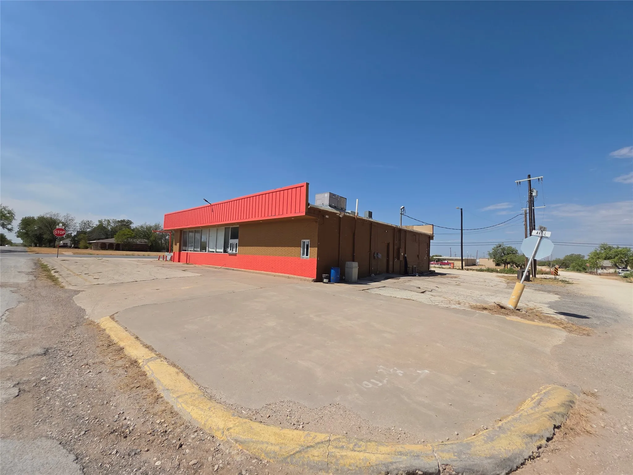 Retail For Sale in Jones County , 1302 17th Street, Anson, Texas 79501, 0, 0, Garage spaces, 0 Sqft, built in 1970, mls#21369565, Real Estate Agent in Anson, Homes For Sale in Jones county, Homes For Sale in Anson, Realtor in Anson Texas, Real Estate Brokerage Independent Realty Texas, Luminita Cordes Realtor