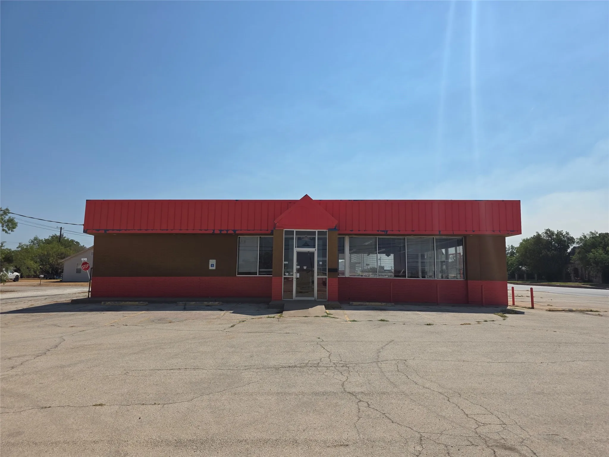Retail For Sale in Jones County , 1302 17th Street, Anson, Texas 79501, 0, 0, Garage spaces, 0 Sqft, built in 1970, mls#21369565, Real Estate Agent in Anson, Homes For Sale in Jones county, Homes For Sale in Anson, Realtor in Anson Texas, Real Estate Brokerage Independent Realty Texas, Luminita Cordes Realtor