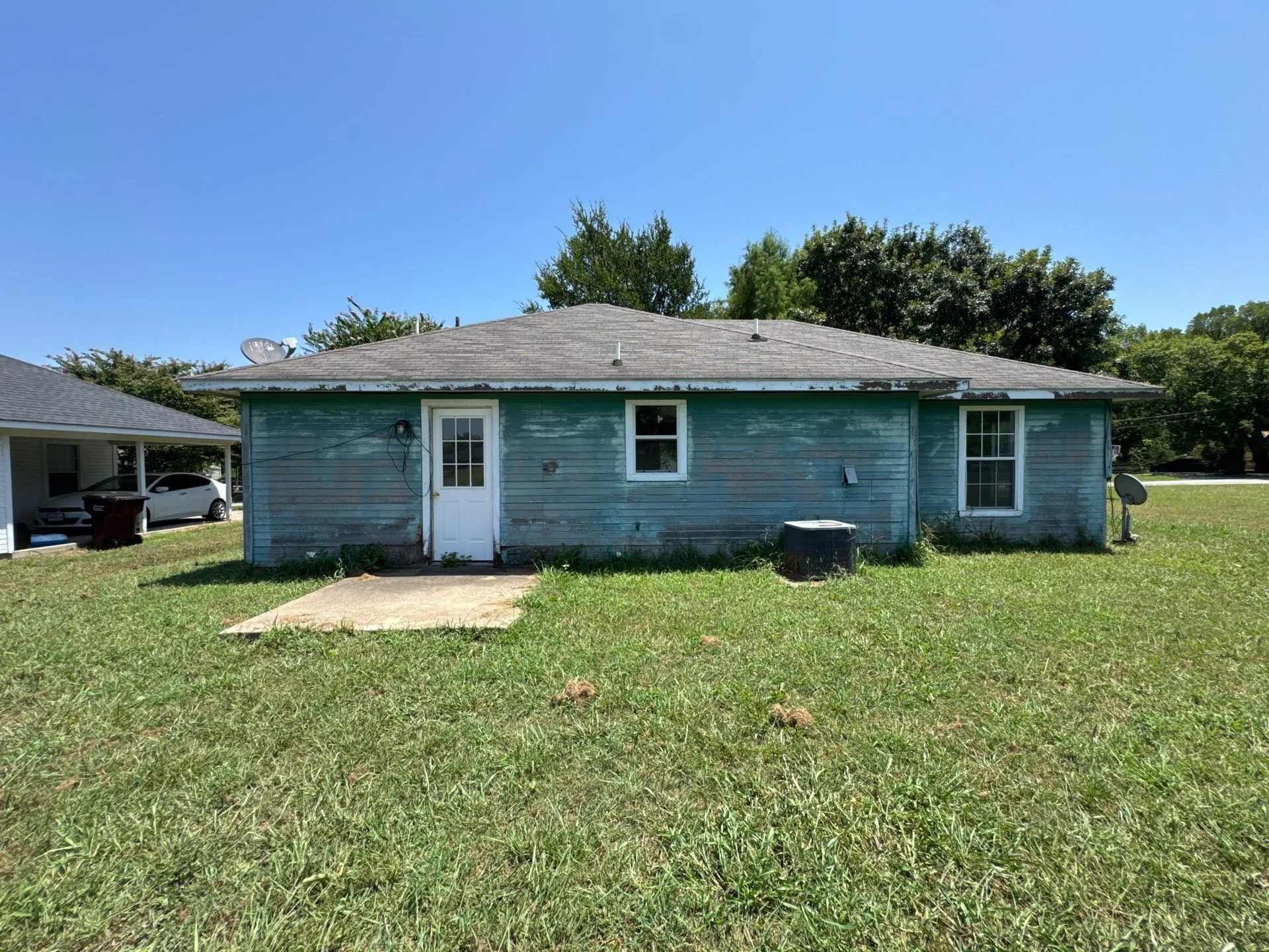 Single Family Residence For Sale in Fannin County , 605 Oldham Street, Bonham, Texas 75418, 2 Bedroom, 2 Bathroom, Garage spaces, 873 Sqft, built in 2001, mls#21367964, Real Estate Agent in Bonham, Homes For Sale in Fannin county, Homes For Sale in Bonham, Realtor in Bonham Texas, Real Estate Brokerage Independent Realty Texas, Luminita Cordes Realtor