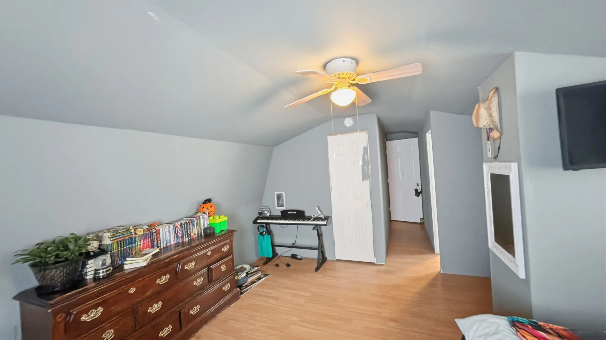 Upstairs bedroom 3
