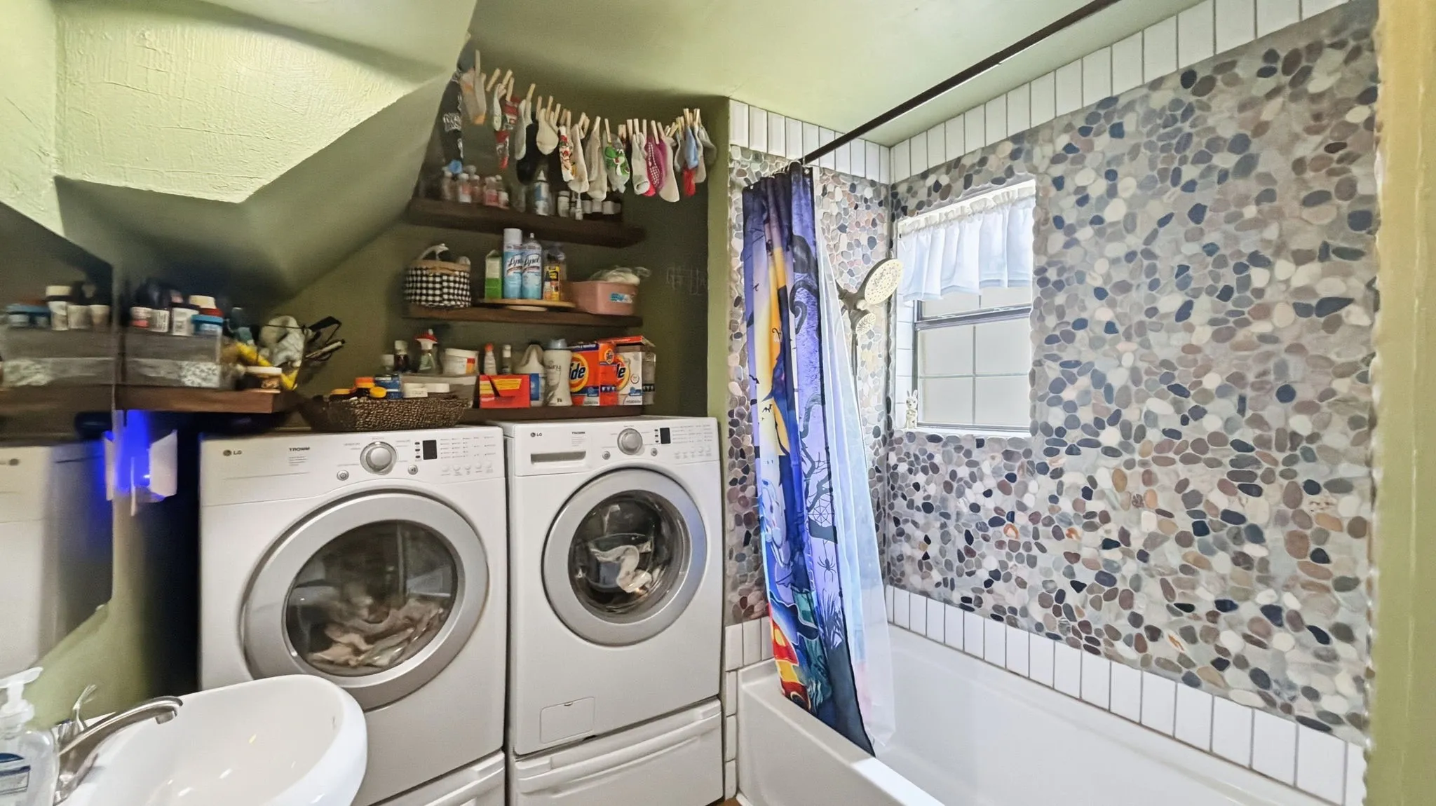 Full bath/utility downstairs