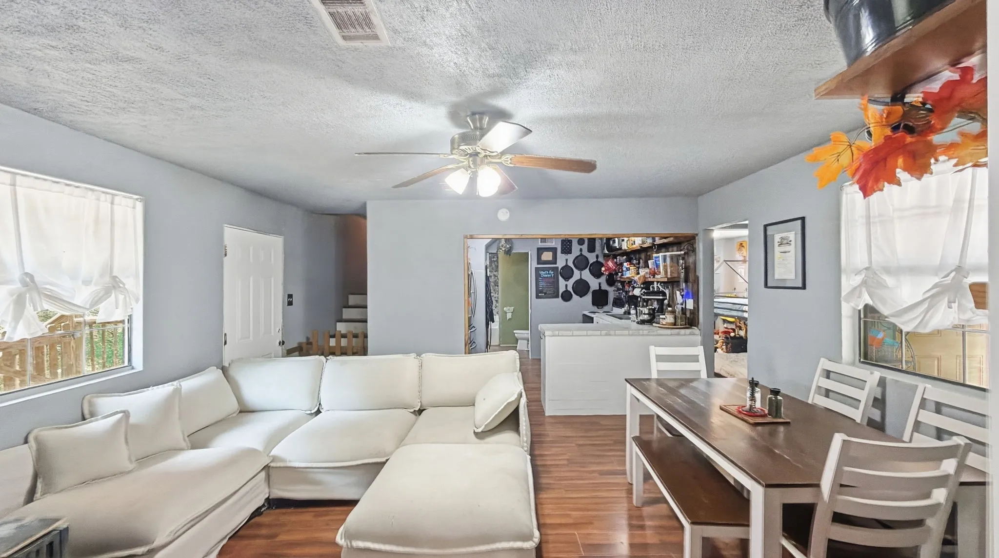 Single Family Residence For Sale in Hood County , 5716 San Jacinto Drive, Granbury, Texas 76048, 3 Bedroom, 2 Bathroom, Garage spaces, 1,210 Sqft, built in 1999, mls#21369489, Real Estate Agent in Granbury, Homes For Sale in Hood county, Homes For Sale in Granbury, Realtor in Granbury Texas, Real Estate Brokerage Independent Realty Texas, Luminita Cordes Realtor