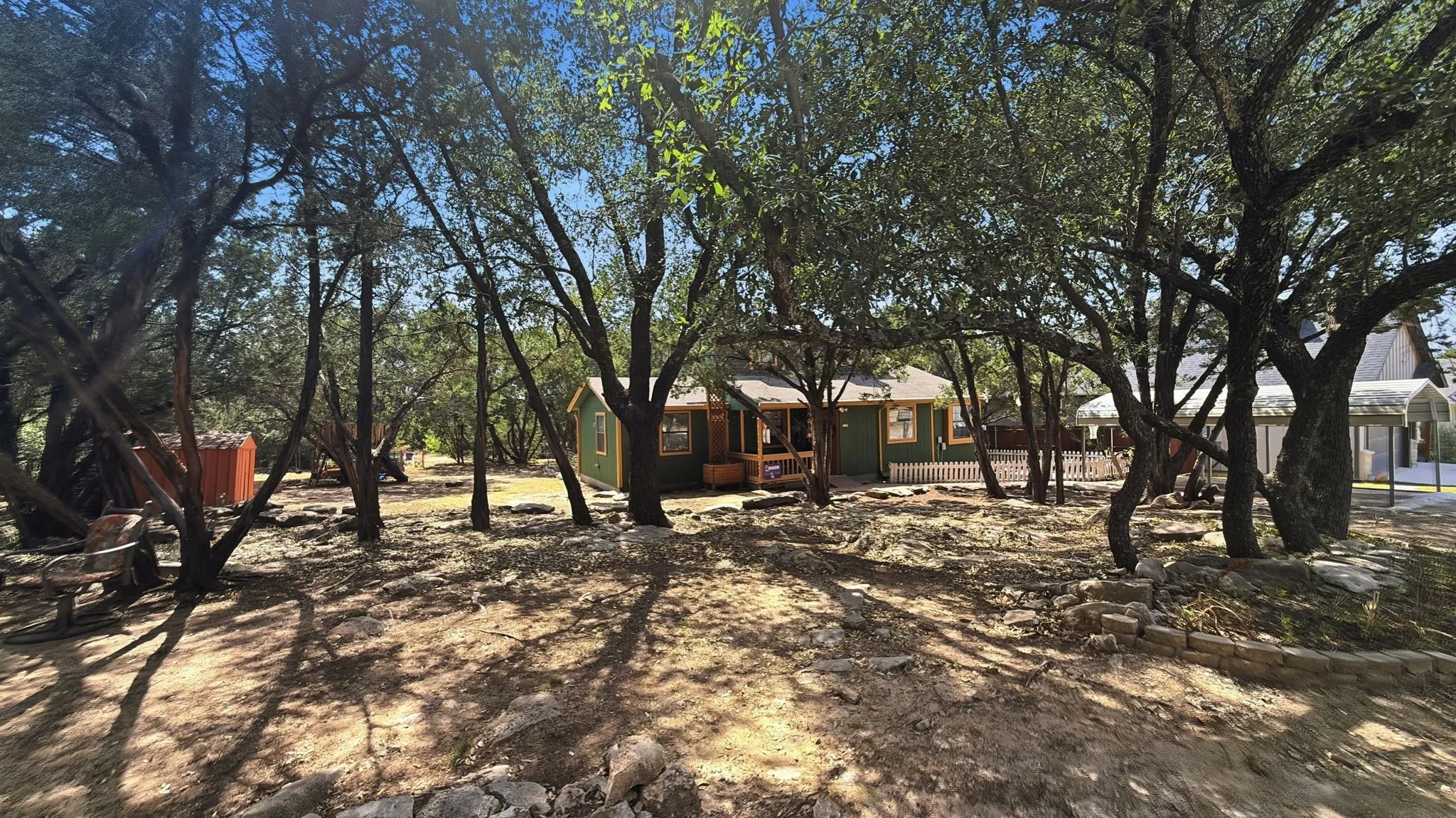 Single Family Residence For Sale in Hood County , 5716 San Jacinto Drive, Granbury, Texas 76048, 3 Bedroom, 2 Bathroom, Garage spaces, 1,210 Sqft, built in 1999, mls#21369489, Real Estate Agent in Granbury, Homes For Sale in Hood county, Homes For Sale in Granbury, Realtor in Granbury Texas, Real Estate Brokerage Independent Realty Texas, Luminita Cordes Realtor