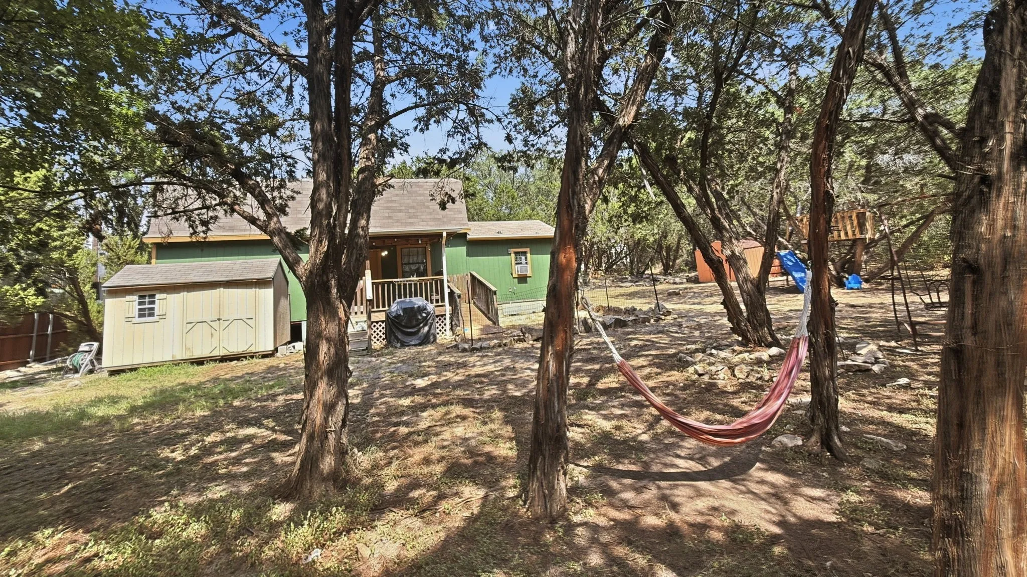 Single Family Residence For Sale in Hood County , 5716 San Jacinto Drive, Granbury, Texas 76048, 3 Bedroom, 2 Bathroom, Garage spaces, 1,210 Sqft, built in 1999, mls#21369489, Real Estate Agent in Granbury, Homes For Sale in Hood county, Homes For Sale in Granbury, Realtor in Granbury Texas, Real Estate Brokerage Independent Realty Texas, Luminita Cordes Realtor