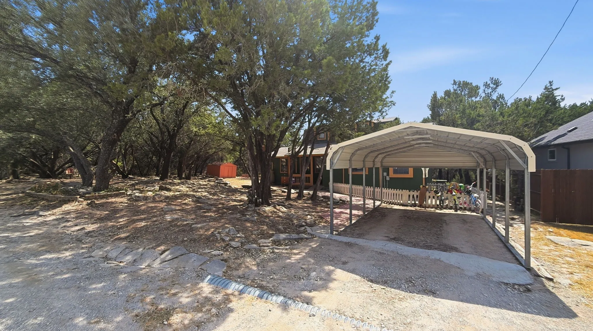 Single Family Residence For Sale in Hood County , 5716 San Jacinto Drive, Granbury, Texas 76048, 3 Bedroom, 2 Bathroom, Garage spaces, 1,210 Sqft, built in 1999, mls#21369489, Real Estate Agent in Granbury, Homes For Sale in Hood county, Homes For Sale in Granbury, Realtor in Granbury Texas, Real Estate Brokerage Independent Realty Texas, Luminita Cordes Realtor
