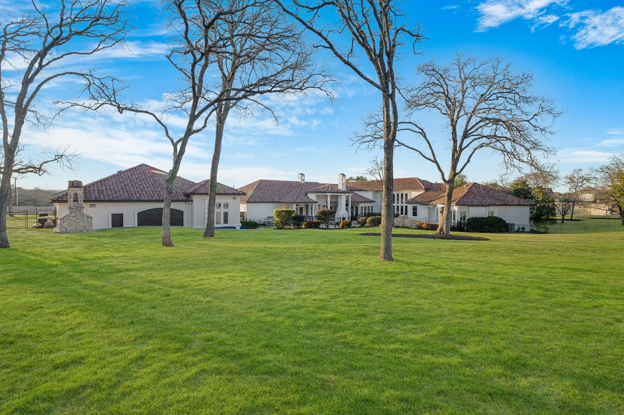 Single Family Residence For Sale in Tarrant County , 1075 W Dove Road, Southlake, Texas 76092, 5 Bedroom, 6 Bathroom, 4 Garage spaces, 7,201 Sqft, built in 2003, mls#21369575, Real Estate Agent in Southlake, Homes For Sale in Tarrant county, Homes For Sale in Southlake, Realtor in Southlake Texas, Real Estate Brokerage Independent Realty Texas, Luminita Cordes Realtor
