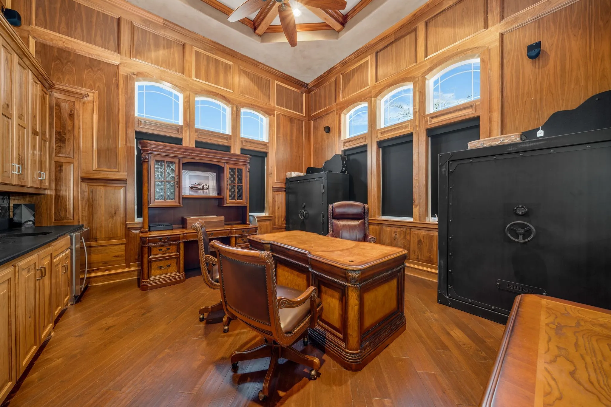 Single Family Residence For Sale in Tarrant County , 1075 W Dove Road, Southlake, Texas 76092, 5 Bedroom, 6 Bathroom, 4 Garage spaces, 7,201 Sqft, built in 2003, mls#21369575, Real Estate Agent in Southlake, Homes For Sale in Tarrant county, Homes For Sale in Southlake, Realtor in Southlake Texas, Real Estate Brokerage Independent Realty Texas, Luminita Cordes Realtor