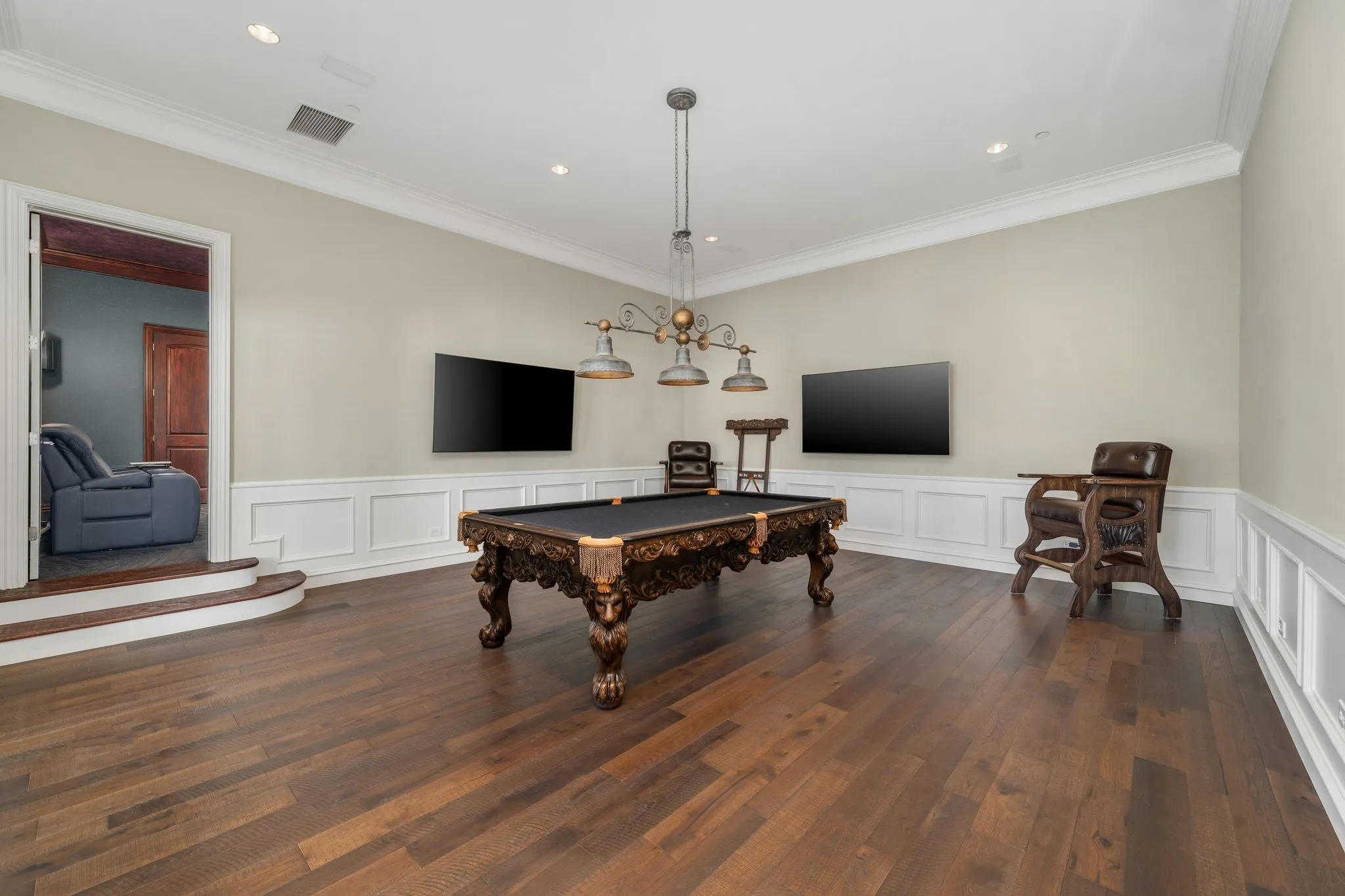 Single Family Residence For Sale in Tarrant County , 1075 W Dove Road, Southlake, Texas 76092, 5 Bedroom, 6 Bathroom, 4 Garage spaces, 7,201 Sqft, built in 2003, mls#21369575, Real Estate Agent in Southlake, Homes For Sale in Tarrant county, Homes For Sale in Southlake, Realtor in Southlake Texas, Real Estate Brokerage Independent Realty Texas, Luminita Cordes Realtor