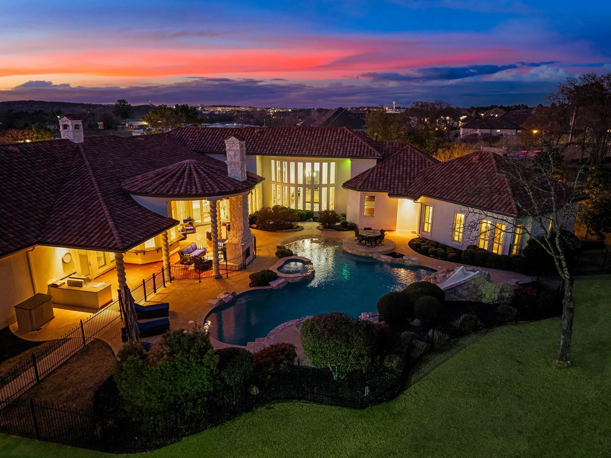Single Family Residence For Sale in Tarrant County , 1075 W Dove Road, Southlake, Texas 76092, 5 Bedroom, 6 Bathroom, 4 Garage spaces, 7,201 Sqft, built in 2003, mls#21369575, Real Estate Agent in Southlake, Homes For Sale in Tarrant county, Homes For Sale in Southlake, Realtor in Southlake Texas, Real Estate Brokerage Independent Realty Texas, Luminita Cordes Realtor