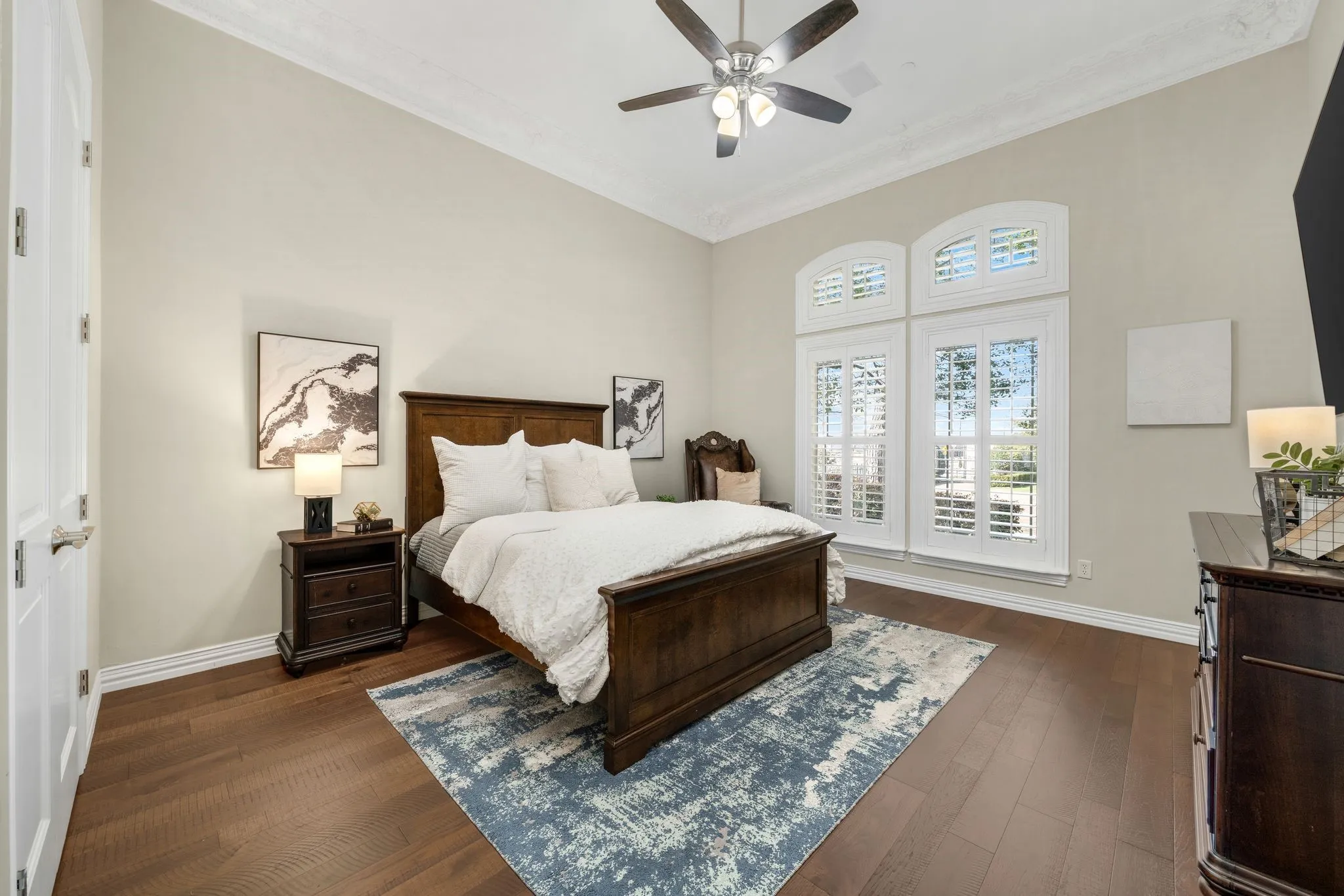 Single Family Residence For Sale in Tarrant County , 1075 W Dove Road, Southlake, Texas 76092, 5 Bedroom, 6 Bathroom, 4 Garage spaces, 7,201 Sqft, built in 2003, mls#21369575, Real Estate Agent in Southlake, Homes For Sale in Tarrant county, Homes For Sale in Southlake, Realtor in Southlake Texas, Real Estate Brokerage Independent Realty Texas, Luminita Cordes Realtor