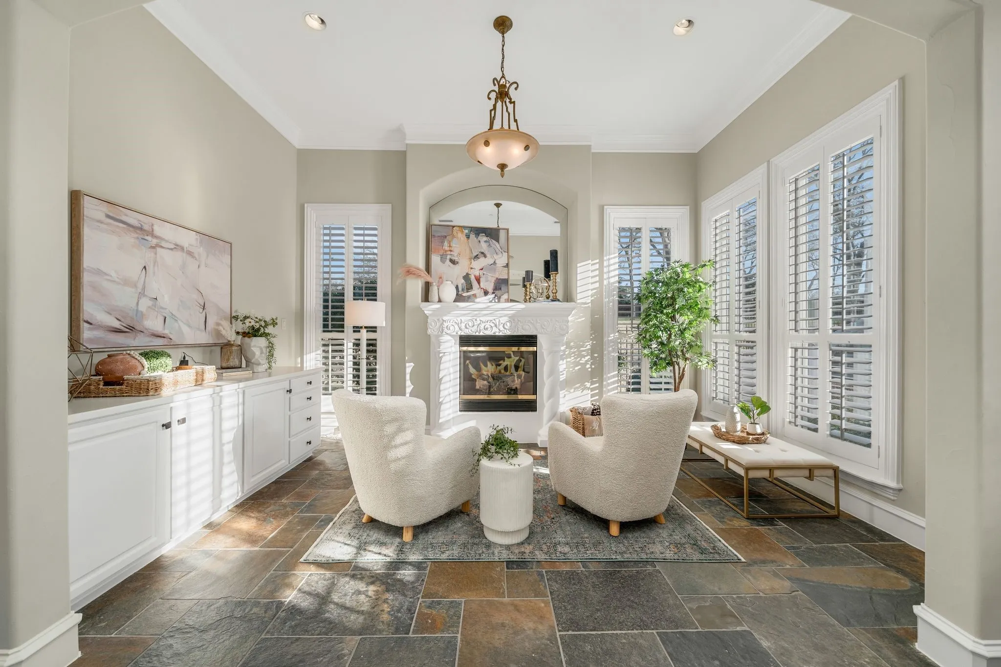 Single Family Residence For Sale in Tarrant County , 1075 W Dove Road, Southlake, Texas 76092, 5 Bedroom, 6 Bathroom, 4 Garage spaces, 7,201 Sqft, built in 2003, mls#21369575, Real Estate Agent in Southlake, Homes For Sale in Tarrant county, Homes For Sale in Southlake, Realtor in Southlake Texas, Real Estate Brokerage Independent Realty Texas, Luminita Cordes Realtor