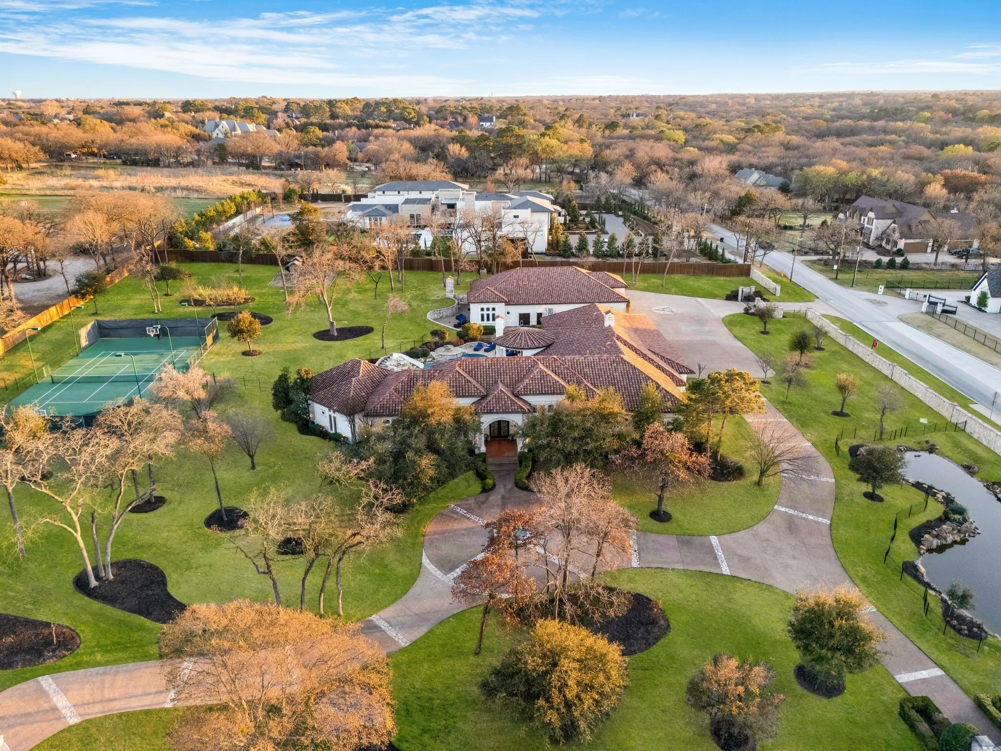 Single Family Residence For Sale in Tarrant County , 1075 W Dove Road, Southlake, Texas 76092, 5 Bedroom, 6 Bathroom, 4 Garage spaces, 7,201 Sqft, built in 2003, mls#21369575, Real Estate Agent in Southlake, Homes For Sale in Tarrant county, Homes For Sale in Southlake, Realtor in Southlake Texas, Real Estate Brokerage Independent Realty Texas, Luminita Cordes Realtor
