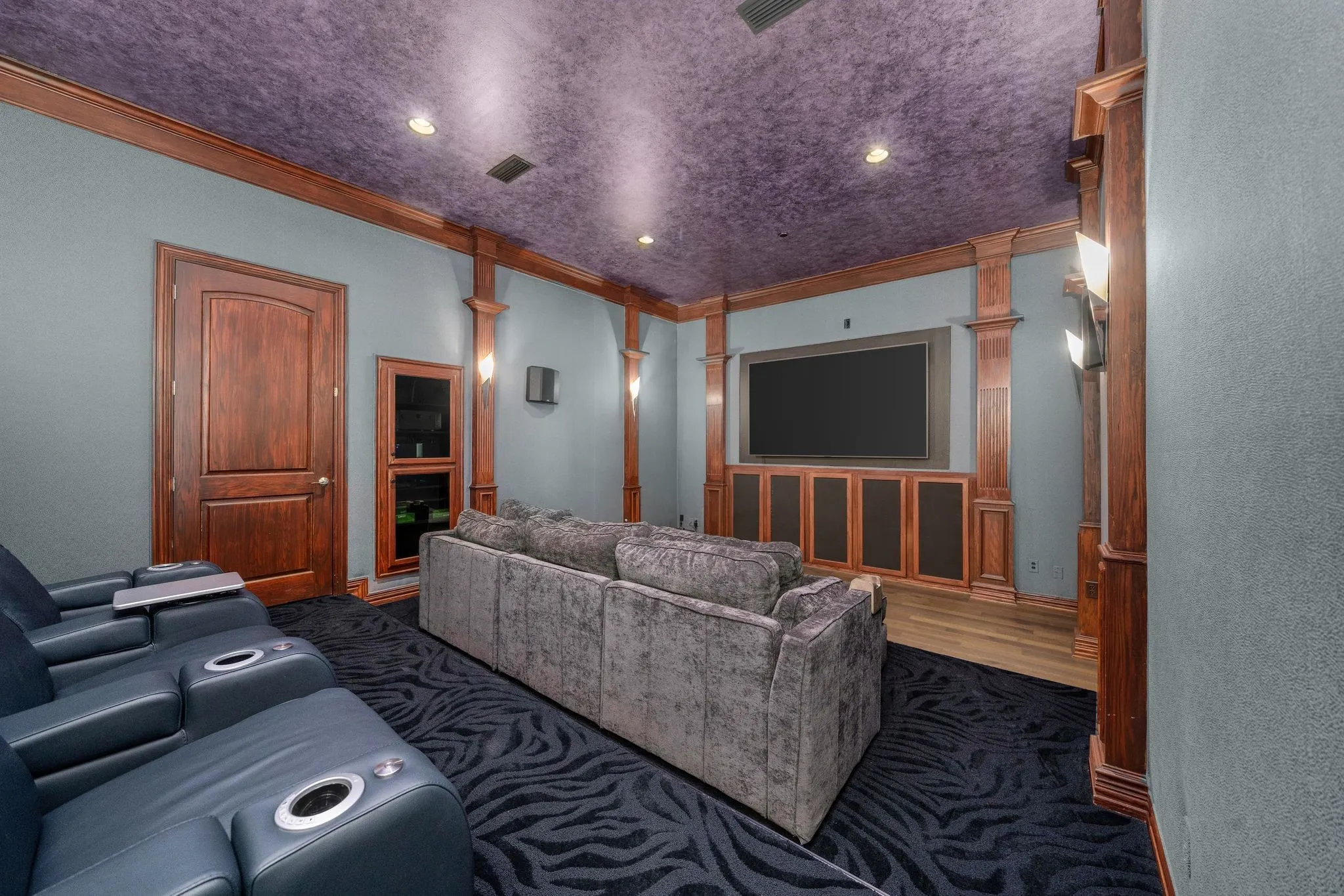 Single Family Residence For Sale in Tarrant County , 1075 W Dove Road, Southlake, Texas 76092, 5 Bedroom, 6 Bathroom, 4 Garage spaces, 7,201 Sqft, built in 2003, mls#21369575, Real Estate Agent in Southlake, Homes For Sale in Tarrant county, Homes For Sale in Southlake, Realtor in Southlake Texas, Real Estate Brokerage Independent Realty Texas, Luminita Cordes Realtor