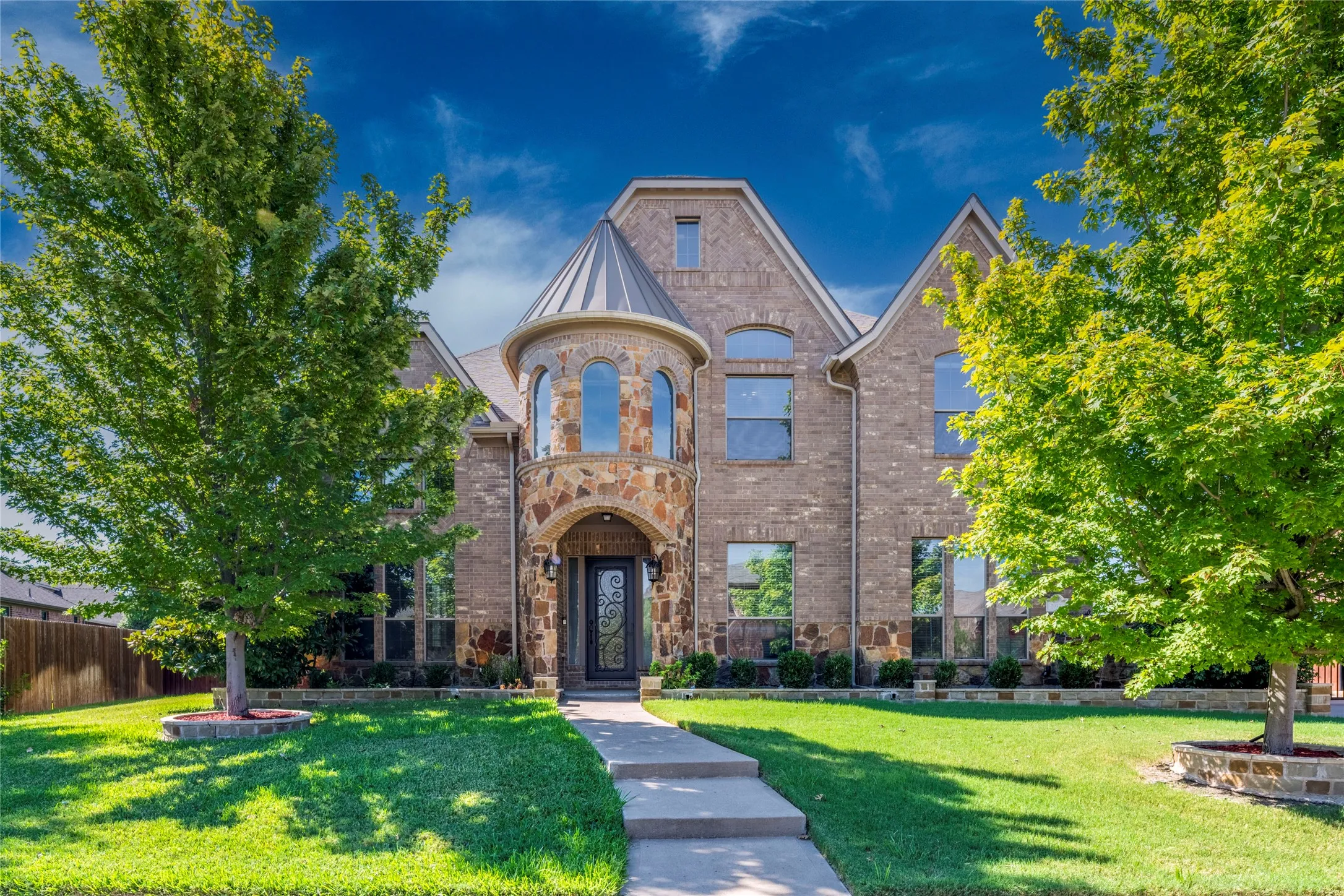 Single Family Residence For Rent in Tarrant County , 2037 Sterling Trace Drive, Keller, Texas 76248, 5 Bedroom, 4 Bathroom, 3 Garage spaces, 5,090 Sqft, built in 2009, mls#21364109, Real Estate Agent in Keller, Homes For Rent in Tarrant county, Homes For Rent in Keller, Realtor in Keller Texas, Real Estate Brokerage Independent Realty Texas, Luminita Cordes Realtor