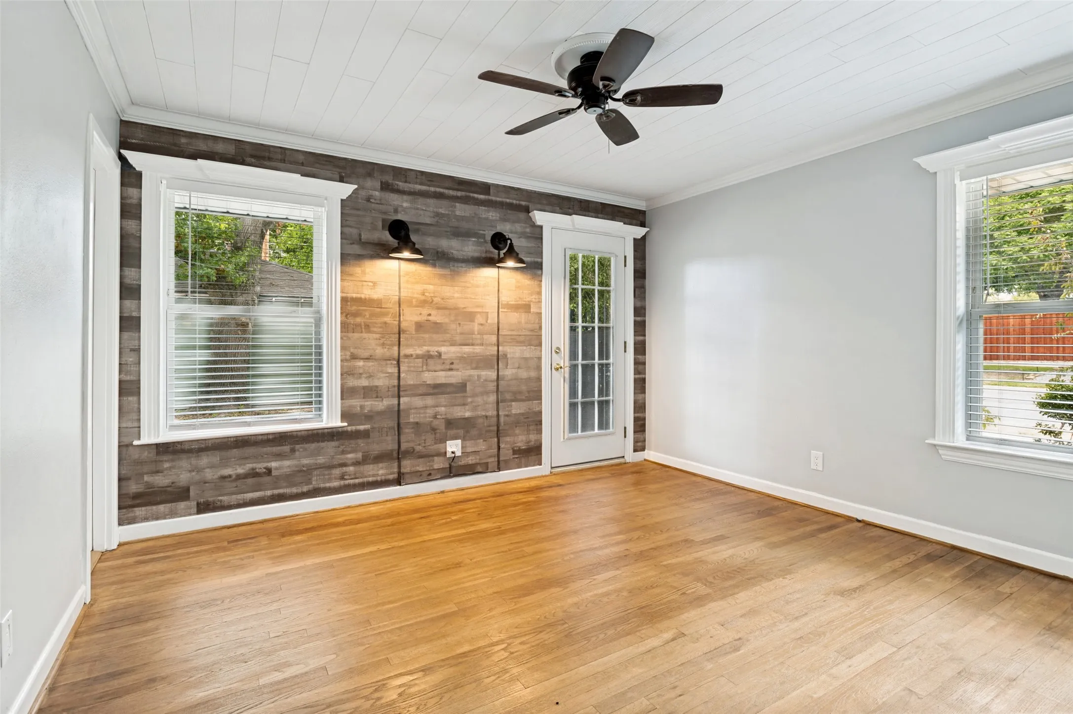 Single Family Residence For Sale in Dallas County , 3161 Waldrop Drive, Dallas, Texas 75229, 3 Bedroom, 2 Bathroom, Garage spaces, 1,456 Sqft, built in 1956, mls#21363784, Real Estate Agent in Dallas, Homes For Sale in Dallas county, Homes For Sale in Dallas, Realtor in Dallas Texas, Real Estate Brokerage Independent Realty Texas, Luminita Cordes Realtor