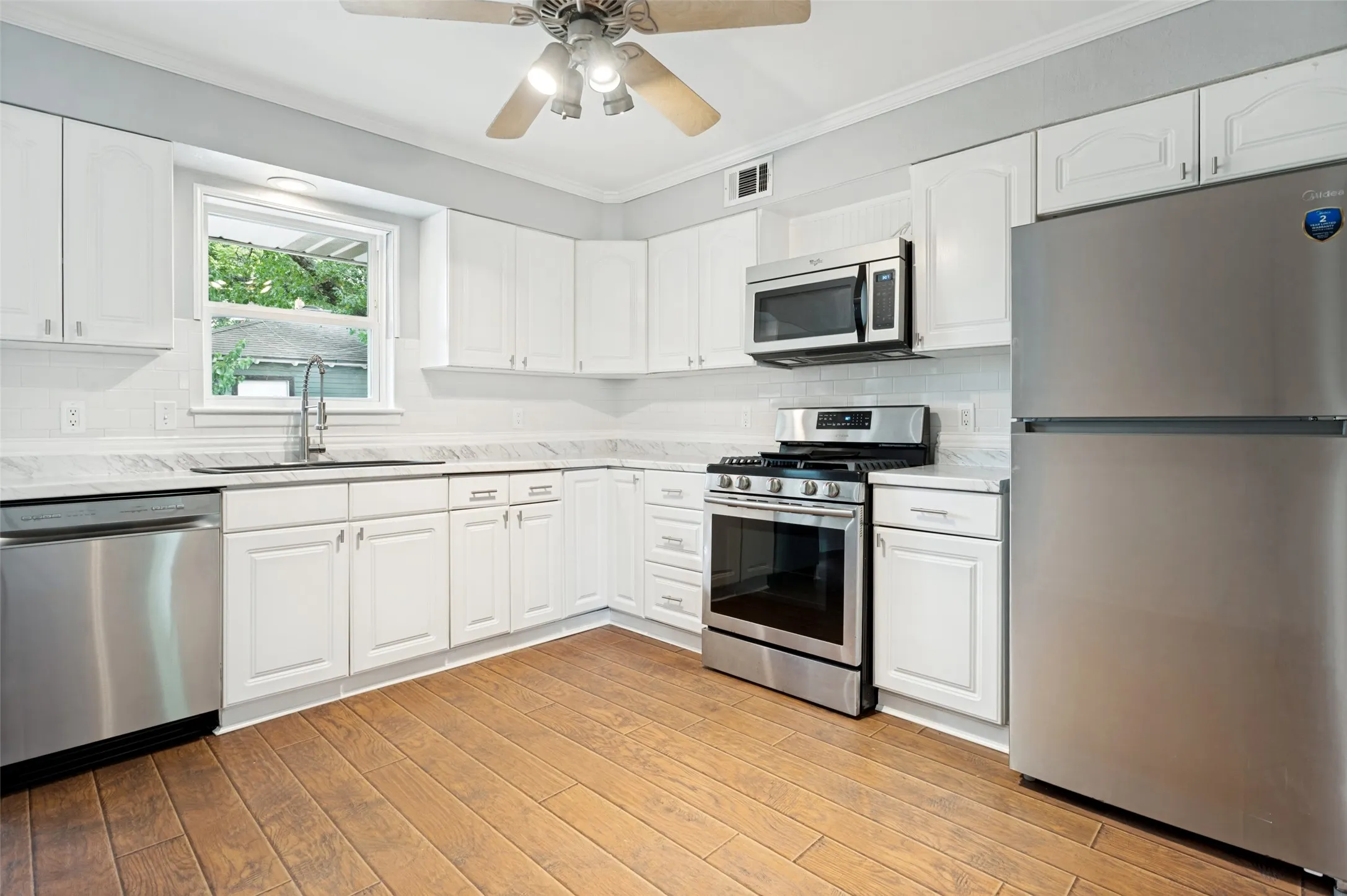 Single Family Residence For Sale in Dallas County , 3161 Waldrop Drive, Dallas, Texas 75229, 3 Bedroom, 2 Bathroom, Garage spaces, 1,456 Sqft, built in 1956, mls#21363784, Real Estate Agent in Dallas, Homes For Sale in Dallas county, Homes For Sale in Dallas, Realtor in Dallas Texas, Real Estate Brokerage Independent Realty Texas, Luminita Cordes Realtor