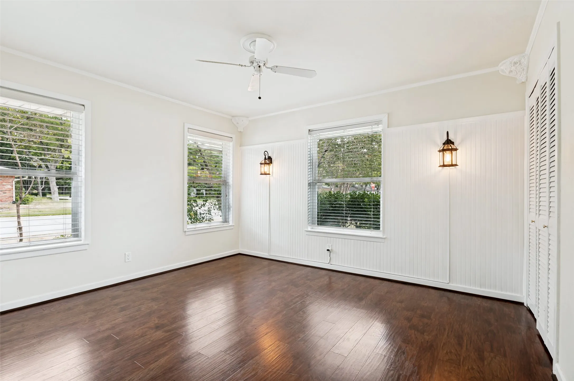 Single Family Residence For Sale in Dallas County , 3161 Waldrop Drive, Dallas, Texas 75229, 3 Bedroom, 2 Bathroom, Garage spaces, 1,456 Sqft, built in 1956, mls#21363784, Real Estate Agent in Dallas, Homes For Sale in Dallas county, Homes For Sale in Dallas, Realtor in Dallas Texas, Real Estate Brokerage Independent Realty Texas, Luminita Cordes Realtor