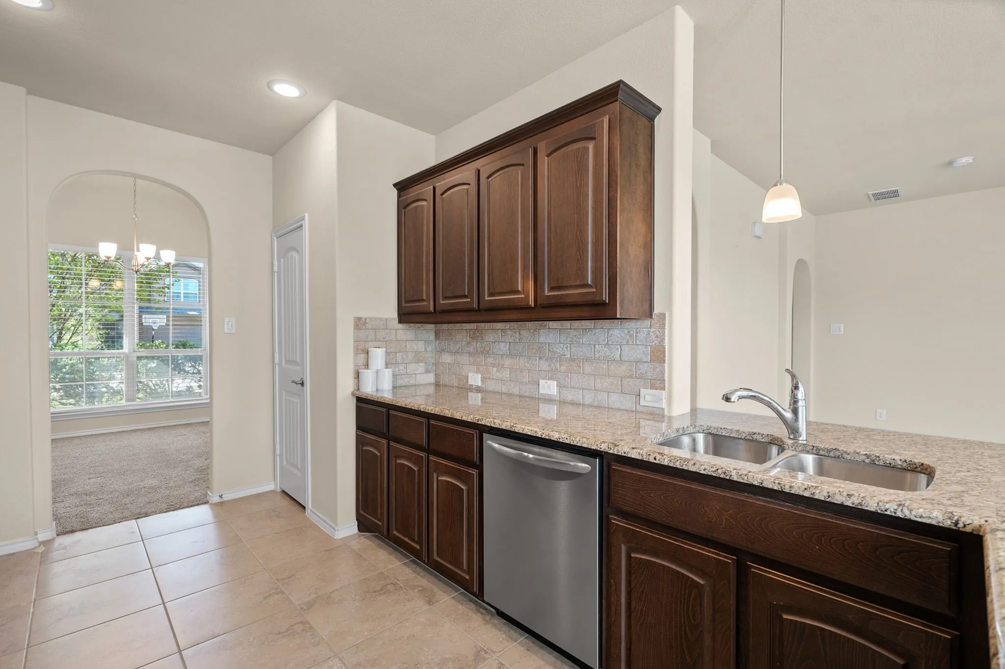 Single Family Residence For Sale in Denton County , 1704 Sparrow Street, Argyle, Texas 76226, 4 Bedroom, 3 Bathroom, 2 Garage spaces, 2,443 Sqft, built in 2016, mls#21364561, Real Estate Agent in Argyle, Homes For Sale in Denton county, Homes For Sale in Argyle, Realtor in Argyle Texas, Real Estate Brokerage Independent Realty Texas, Luminita Cordes Realtor