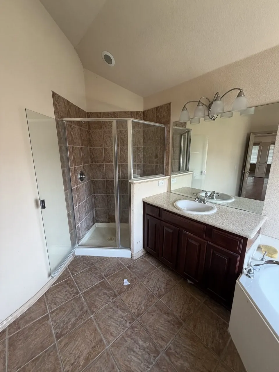 Single Family Residence For Rent in Collin County , 11098 Ascot Drive, Frisco, Texas 75033, 4 Bedroom, 3 Bathroom, 2 Garage spaces, 3,037 Sqft, built in 2005, mls#21368467, Real Estate Agent in Frisco, Homes For Rent in Collin county, Homes For Rent in Frisco, Realtor in Frisco Texas, Real Estate Brokerage Independent Realty Texas, Luminita Cordes Realtor