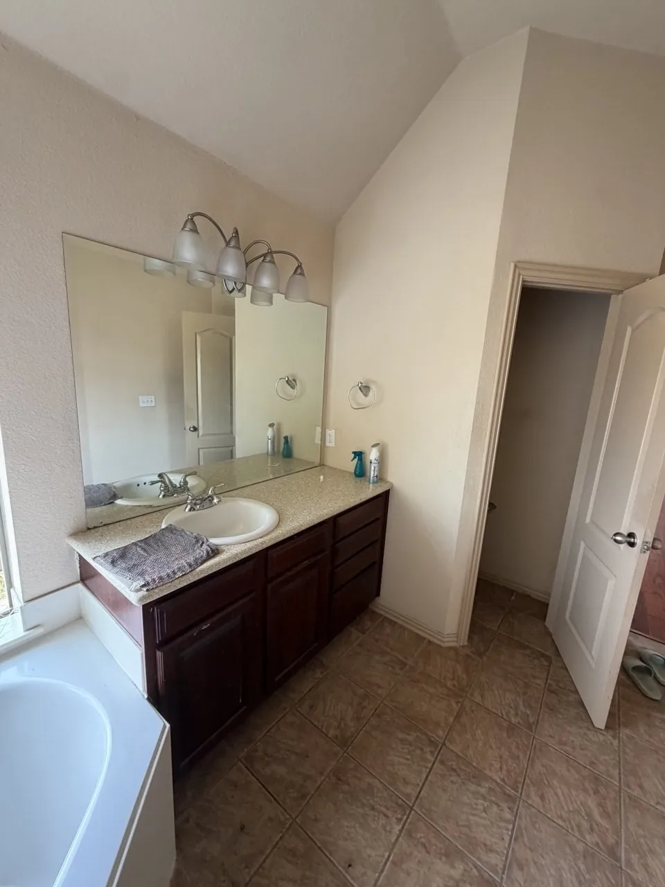Single Family Residence For Rent in Collin County , 11098 Ascot Drive, Frisco, Texas 75033, 4 Bedroom, 3 Bathroom, 2 Garage spaces, 3,037 Sqft, built in 2005, mls#21368467, Real Estate Agent in Frisco, Homes For Rent in Collin county, Homes For Rent in Frisco, Realtor in Frisco Texas, Real Estate Brokerage Independent Realty Texas, Luminita Cordes Realtor