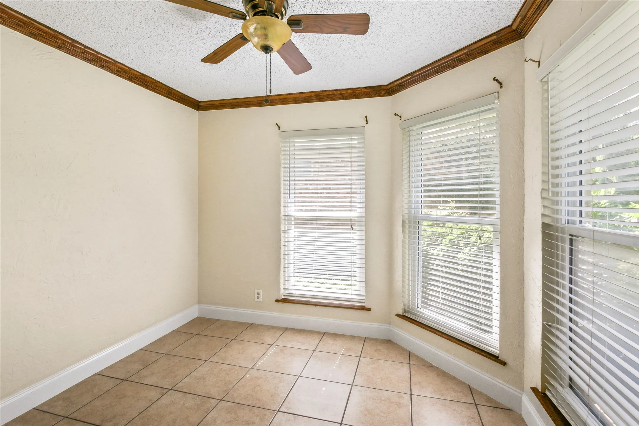 Single Family Residence For Rent in Collin County , 7838 Williams Avenue, Frisco, Texas 75033, 3 Bedroom, 2 Bathroom, 2 Garage spaces, 1,652 Sqft, built in 1983, mls#21369592, Real Estate Agent in Frisco, Homes For Rent in Collin county, Homes For Rent in Frisco, Realtor in Frisco Texas, Real Estate Brokerage Independent Realty Texas, Luminita Cordes Realtor