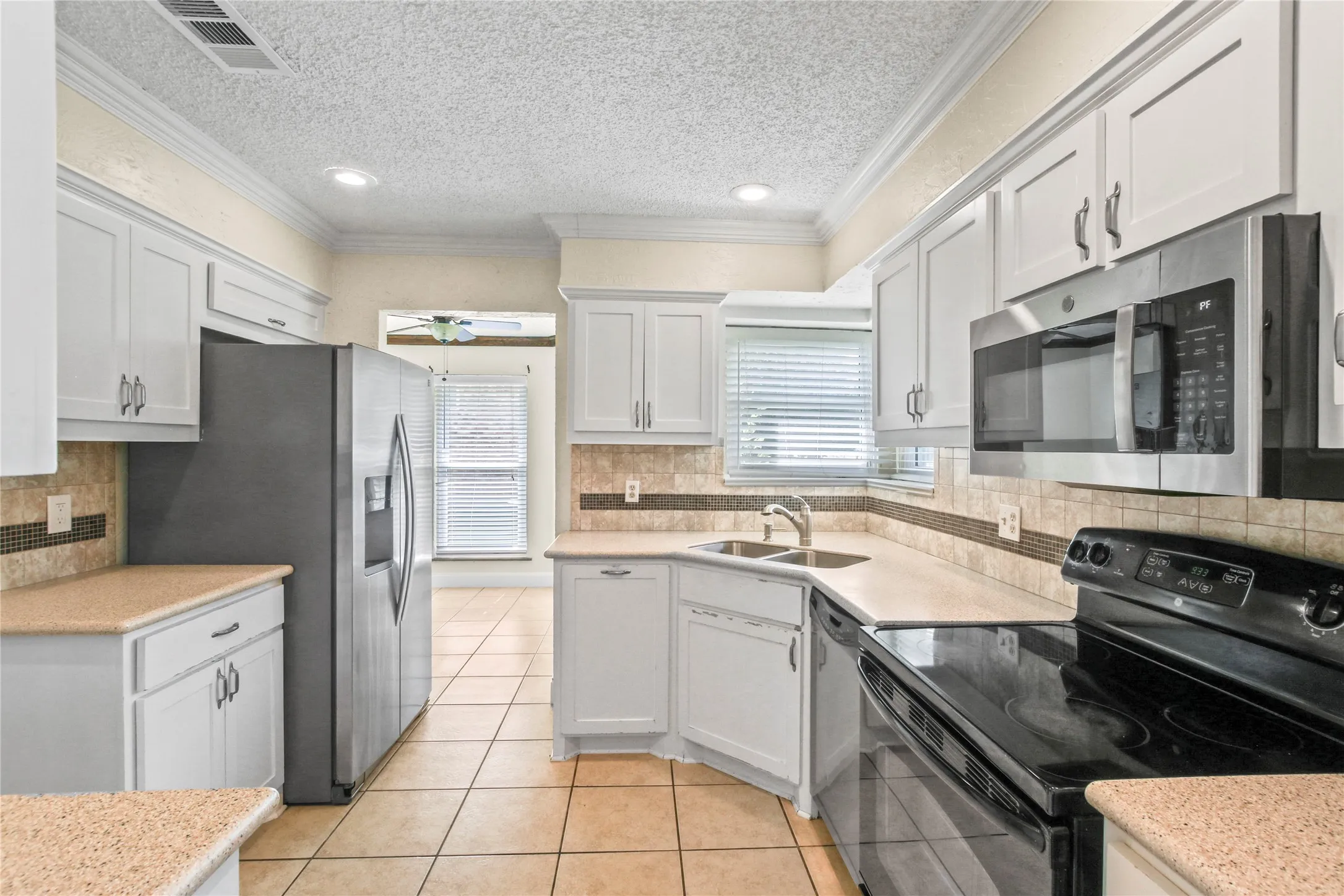 Single Family Residence For Rent in Collin County , 7838 Williams Avenue, Frisco, Texas 75033, 3 Bedroom, 2 Bathroom, 2 Garage spaces, 1,652 Sqft, built in 1983, mls#21369592, Real Estate Agent in Frisco, Homes For Rent in Collin county, Homes For Rent in Frisco, Realtor in Frisco Texas, Real Estate Brokerage Independent Realty Texas, Luminita Cordes Realtor