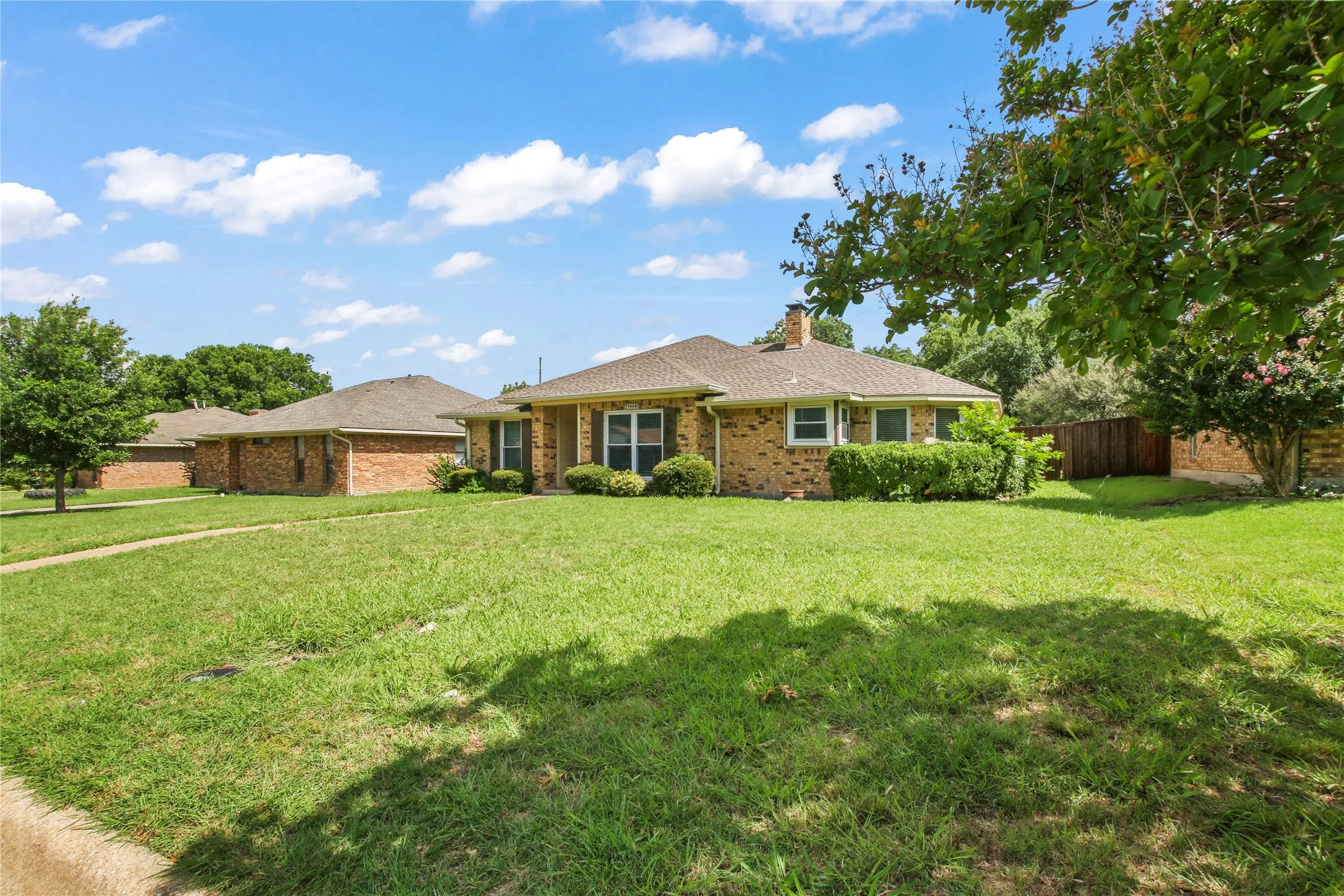 Single Family Residence For Rent in Collin County , 7838 Williams Avenue, Frisco, Texas 75033, 3 Bedroom, 2 Bathroom, 2 Garage spaces, 1,652 Sqft, built in 1983, mls#21369592, Real Estate Agent in Frisco, Homes For Rent in Collin county, Homes For Rent in Frisco, Realtor in Frisco Texas, Real Estate Brokerage Independent Realty Texas, Luminita Cordes Realtor