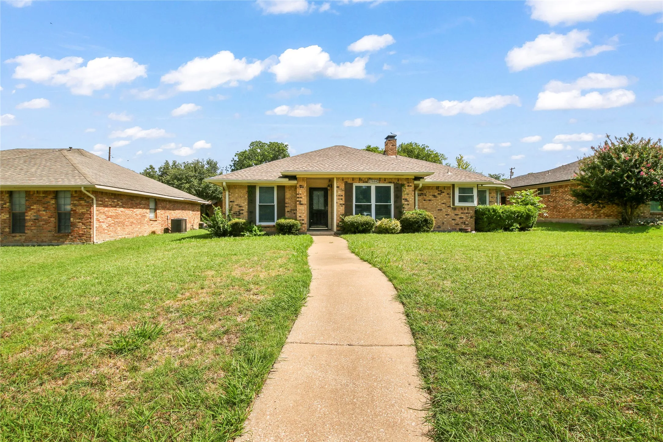 Single Family Residence For Rent in Collin County , 7838 Williams Avenue, Frisco, Texas 75033, 3 Bedroom, 2 Bathroom, 2 Garage spaces, 1,652 Sqft, built in 1983, mls#21369592, Real Estate Agent in Frisco, Homes For Rent in Collin county, Homes For Rent in Frisco, Realtor in Frisco Texas, Real Estate Brokerage Independent Realty Texas, Luminita Cordes Realtor