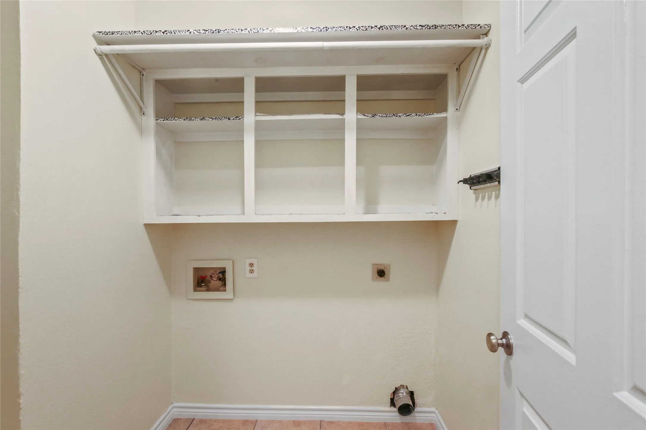 Single Family Residence For Rent in Collin County , 7838 Williams Avenue, Frisco, Texas 75033, 3 Bedroom, 2 Bathroom, 2 Garage spaces, 1,652 Sqft, built in 1983, mls#21369592, Real Estate Agent in Frisco, Homes For Rent in Collin county, Homes For Rent in Frisco, Realtor in Frisco Texas, Real Estate Brokerage Independent Realty Texas, Luminita Cordes Realtor