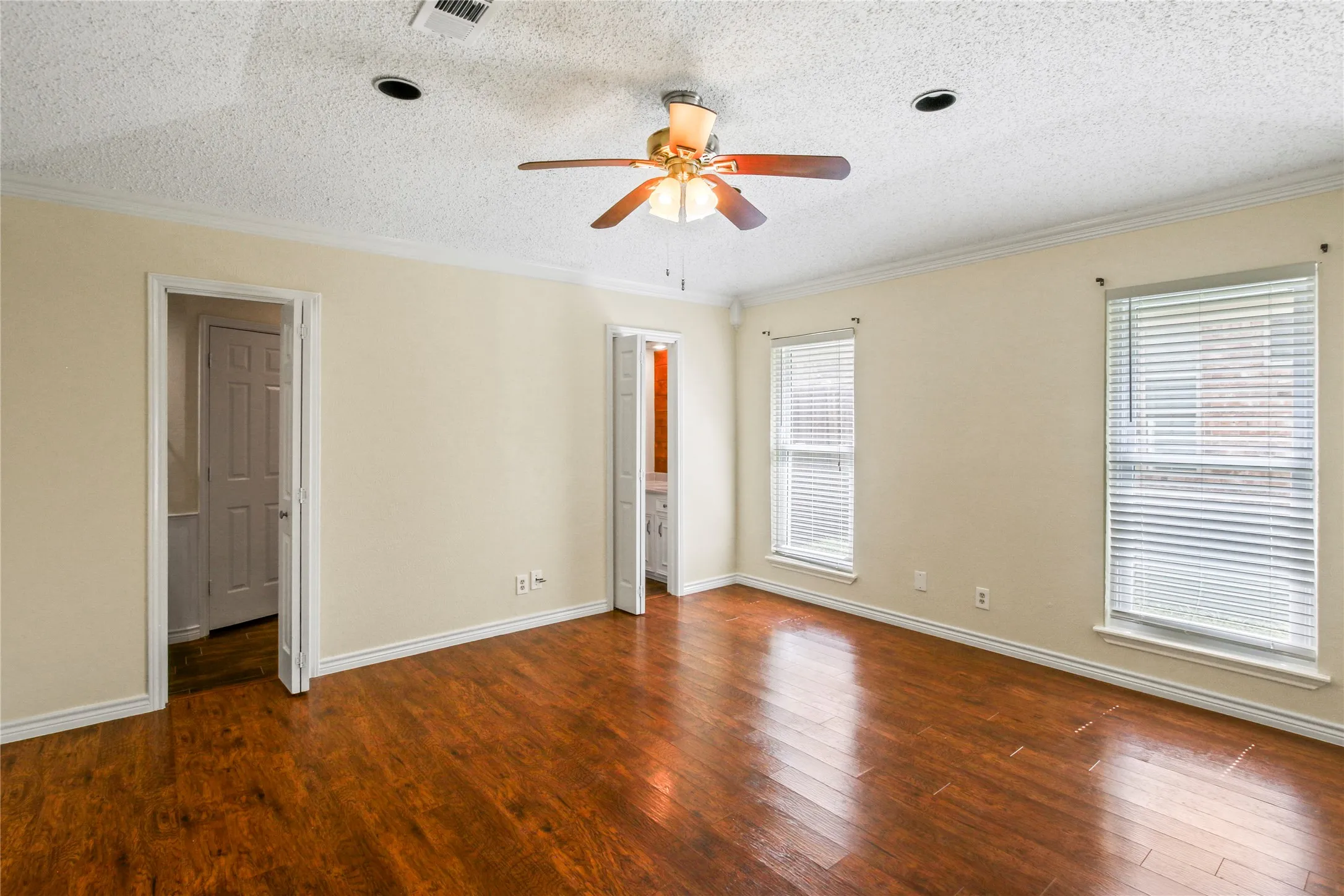Single Family Residence For Rent in Collin County , 7838 Williams Avenue, Frisco, Texas 75033, 3 Bedroom, 2 Bathroom, 2 Garage spaces, 1,652 Sqft, built in 1983, mls#21369592, Real Estate Agent in Frisco, Homes For Rent in Collin county, Homes For Rent in Frisco, Realtor in Frisco Texas, Real Estate Brokerage Independent Realty Texas, Luminita Cordes Realtor