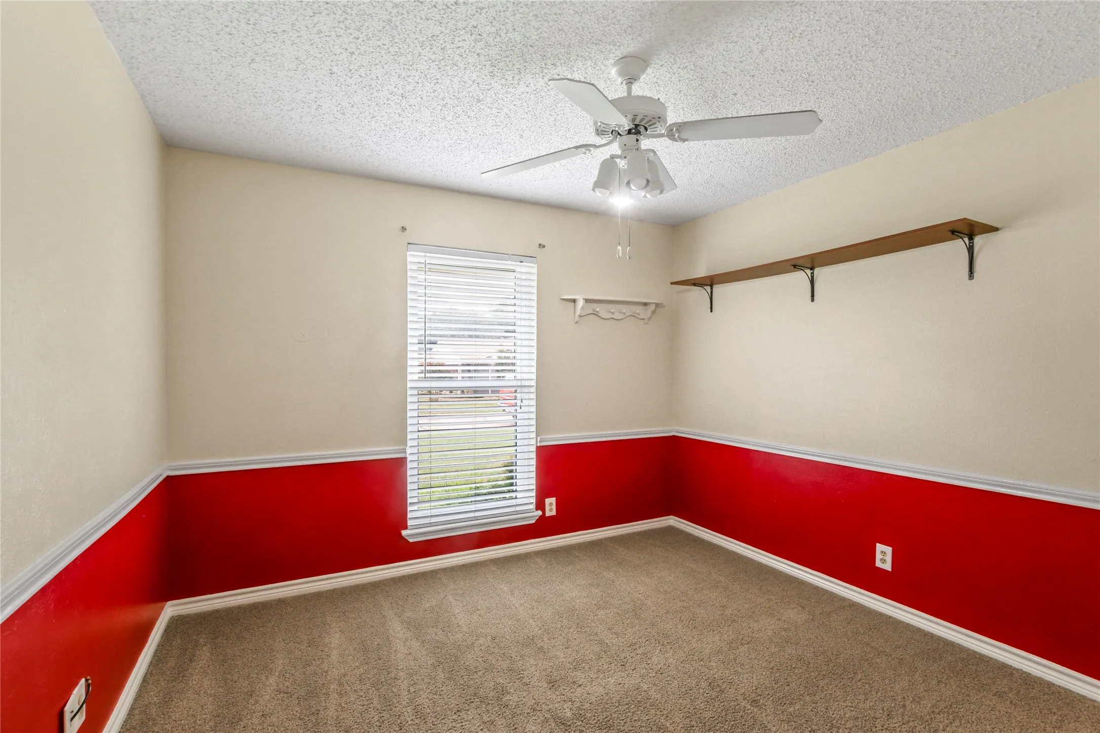Single Family Residence For Rent in Collin County , 7838 Williams Avenue, Frisco, Texas 75033, 3 Bedroom, 2 Bathroom, 2 Garage spaces, 1,652 Sqft, built in 1983, mls#21369592, Real Estate Agent in Frisco, Homes For Rent in Collin county, Homes For Rent in Frisco, Realtor in Frisco Texas, Real Estate Brokerage Independent Realty Texas, Luminita Cordes Realtor