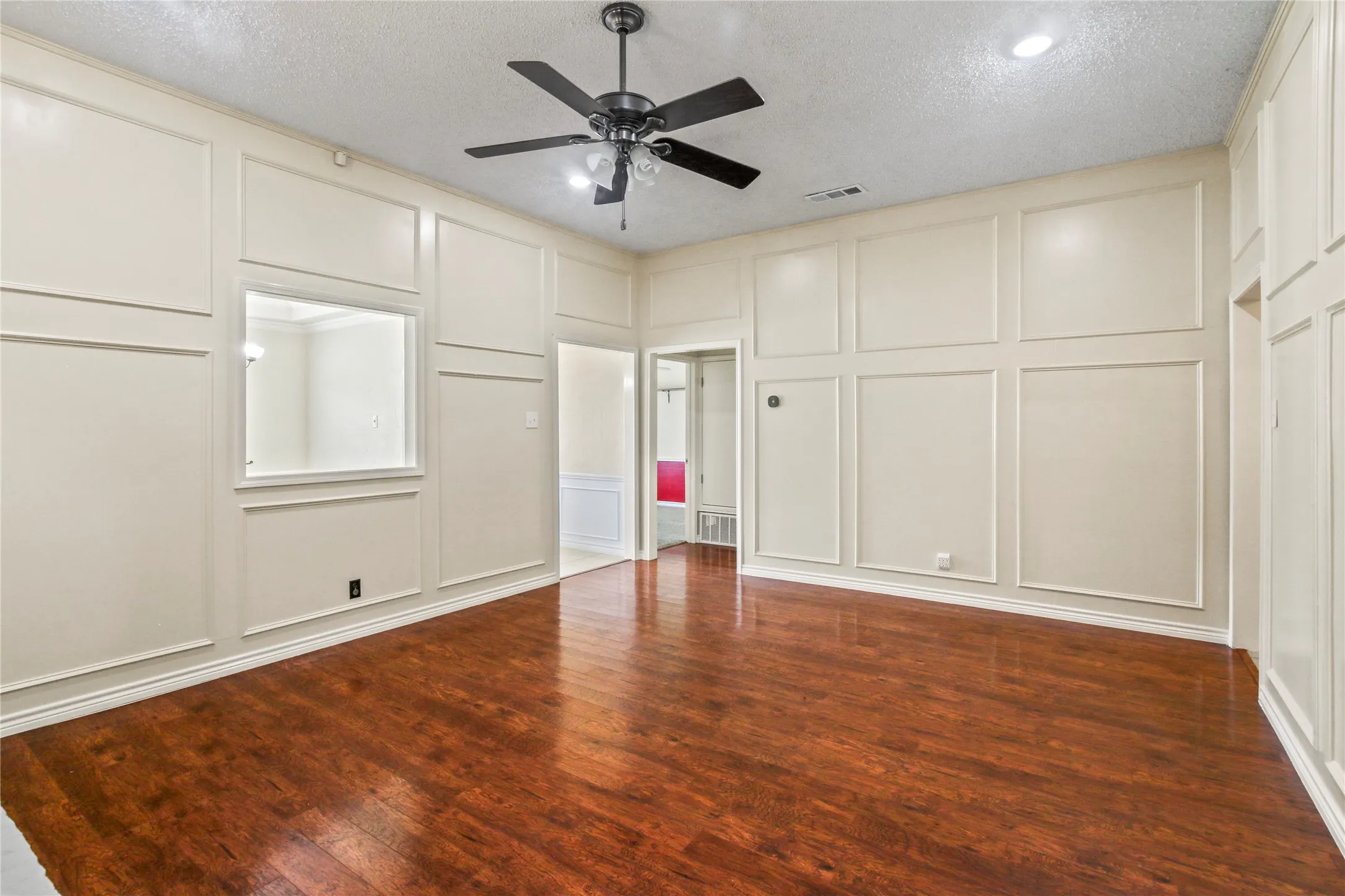 Single Family Residence For Rent in Collin County , 7838 Williams Avenue, Frisco, Texas 75033, 3 Bedroom, 2 Bathroom, 2 Garage spaces, 1,652 Sqft, built in 1983, mls#21369592, Real Estate Agent in Frisco, Homes For Rent in Collin county, Homes For Rent in Frisco, Realtor in Frisco Texas, Real Estate Brokerage Independent Realty Texas, Luminita Cordes Realtor