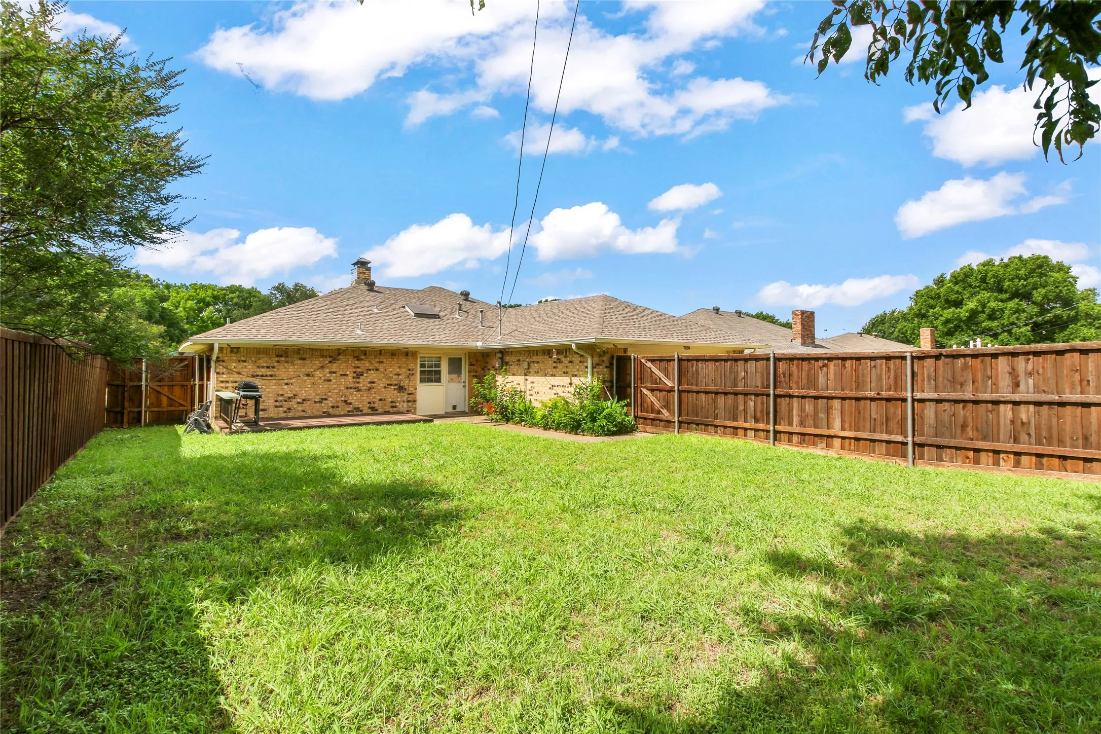Single Family Residence For Rent in Collin County , 7838 Williams Avenue, Frisco, Texas 75033, 3 Bedroom, 2 Bathroom, 2 Garage spaces, 1,652 Sqft, built in 1983, mls#21369592, Real Estate Agent in Frisco, Homes For Rent in Collin county, Homes For Rent in Frisco, Realtor in Frisco Texas, Real Estate Brokerage Independent Realty Texas, Luminita Cordes Realtor