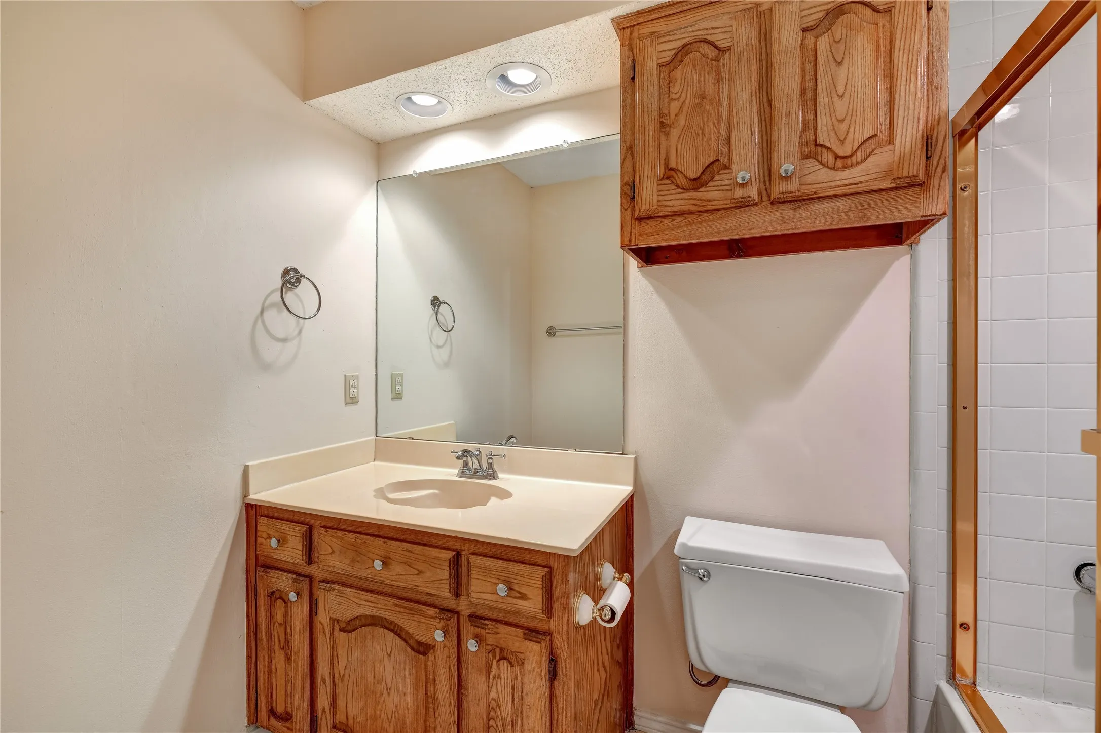 Single Family Residence For Rent in Collin County , 8241 Christie Drive, Frisco, Texas 75033, 3 Bedroom, 2 Bathroom, 2 Garage spaces, 1,669 Sqft, built in 1985, mls#21368180, Real Estate Agent in Frisco, Homes For Rent in Collin county, Homes For Rent in Frisco, Realtor in Frisco Texas, Real Estate Brokerage Independent Realty Texas, Luminita Cordes Realtor