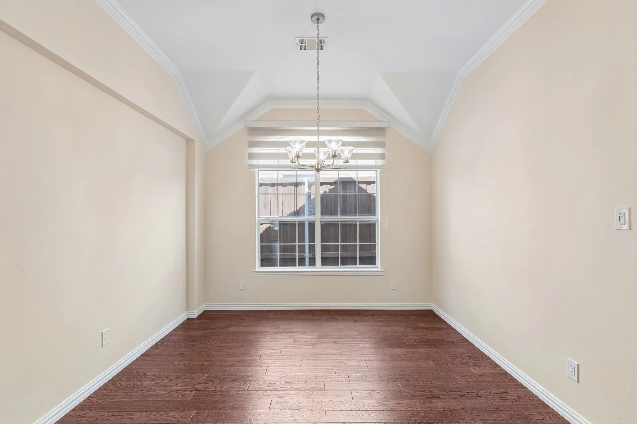 Single Family Residence For Rent in Collin County , 1964 Camelot Drive, Allen, Texas 75013, 3 Bedroom, 2 Bathroom, 2 Garage spaces, 2,014 Sqft, built in 1999, mls#21369161, Real Estate Agent in Allen, Homes For Rent in Collin county, Homes For Rent in Allen, Realtor in Allen Texas, Real Estate Brokerage Independent Realty Texas, Luminita Cordes Realtor
