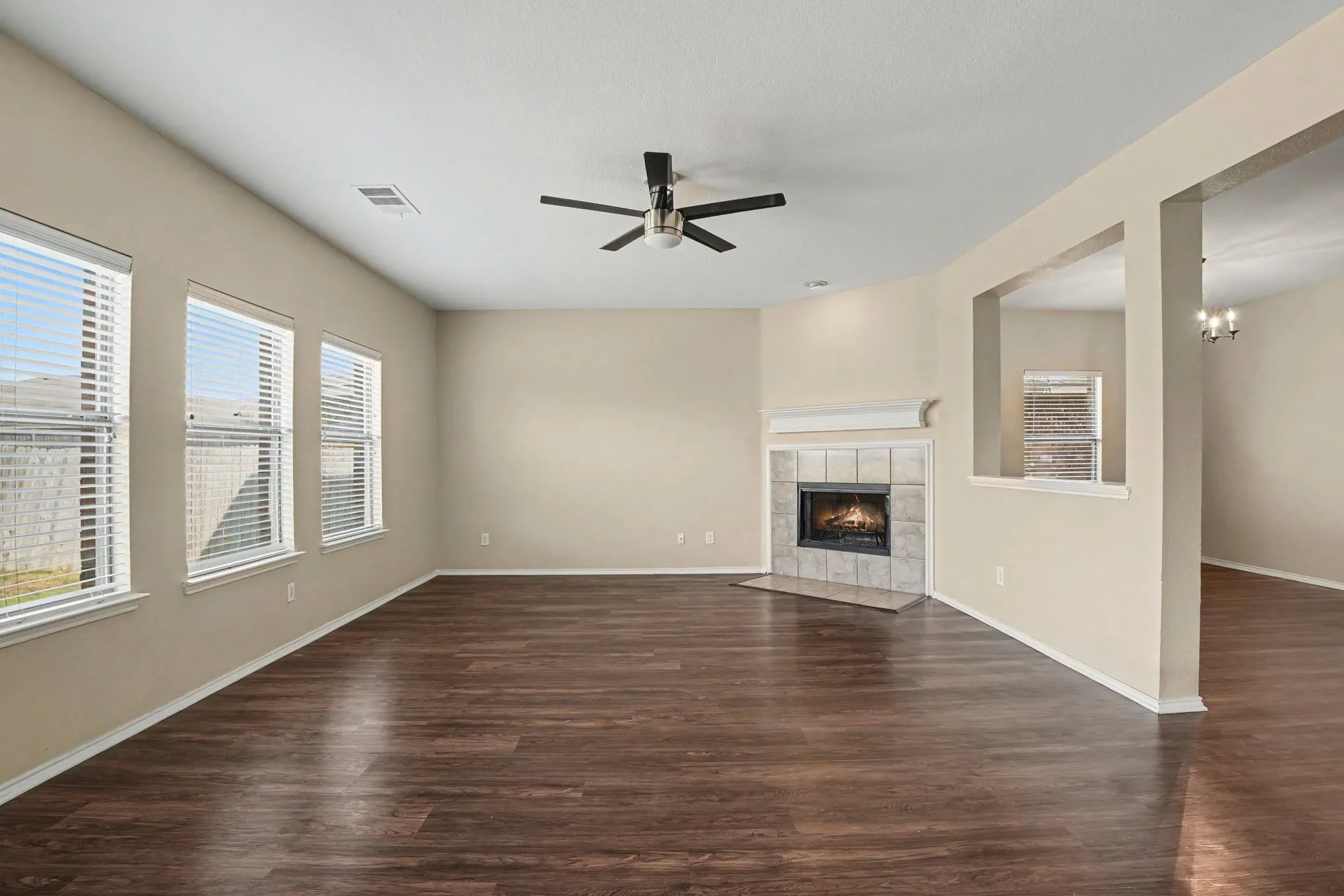 Single Family Residence For Sale in Collin County , 125 Prairie View Drive, Princeton, Texas 75407, 4 Bedroom, 3 Bathroom, 2 Garage spaces, 2,621 Sqft, built in 2005, mls#21365901, Real Estate Agent in Princeton, Homes For Sale in Collin county, Homes For Sale in Princeton, Realtor in Princeton Texas, Real Estate Brokerage Independent Realty Texas, Luminita Cordes Realtor