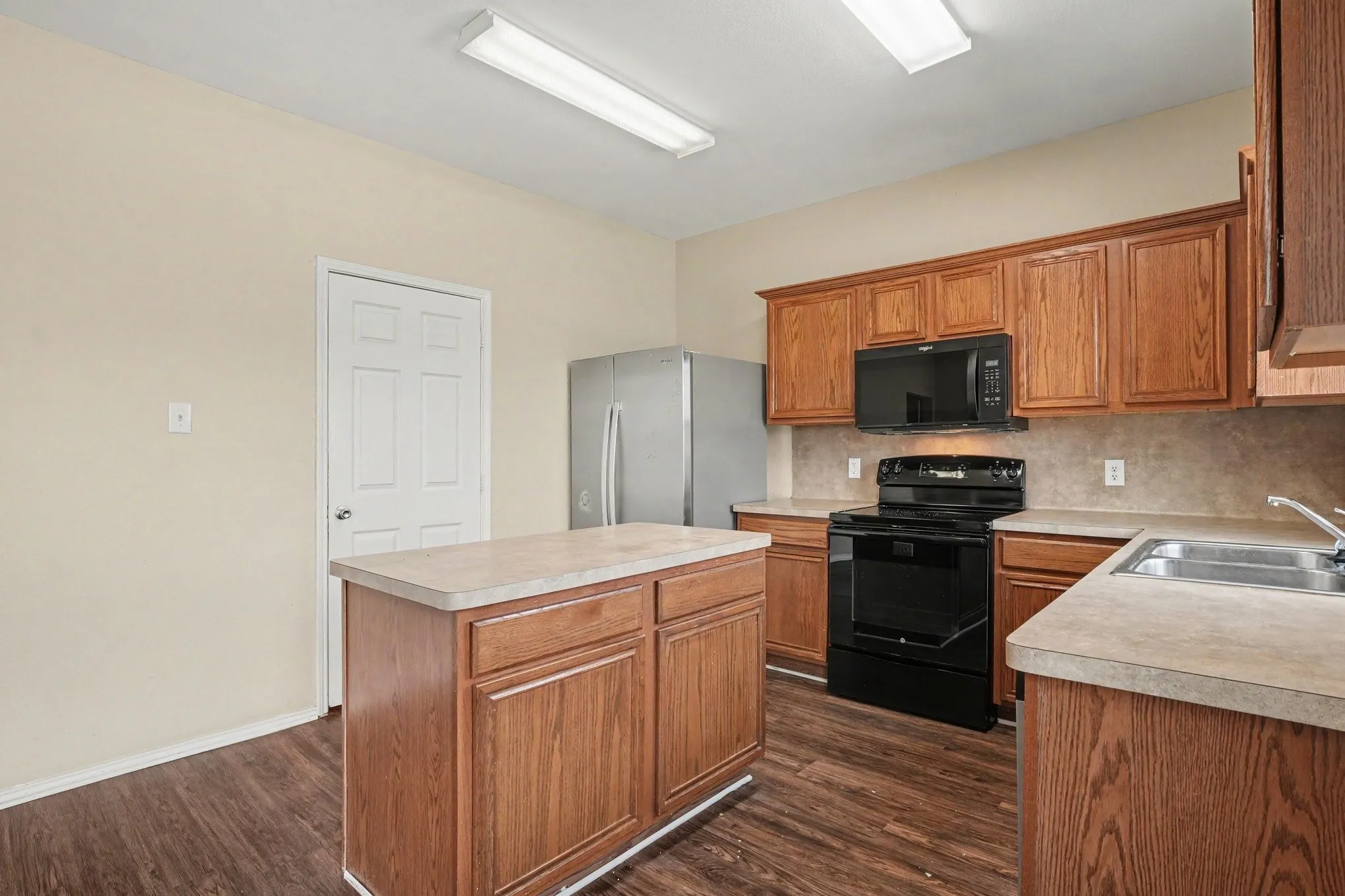 Single Family Residence For Sale in Collin County , 125 Prairie View Drive, Princeton, Texas 75407, 4 Bedroom, 3 Bathroom, 2 Garage spaces, 2,621 Sqft, built in 2005, mls#21365901, Real Estate Agent in Princeton, Homes For Sale in Collin county, Homes For Sale in Princeton, Realtor in Princeton Texas, Real Estate Brokerage Independent Realty Texas, Luminita Cordes Realtor