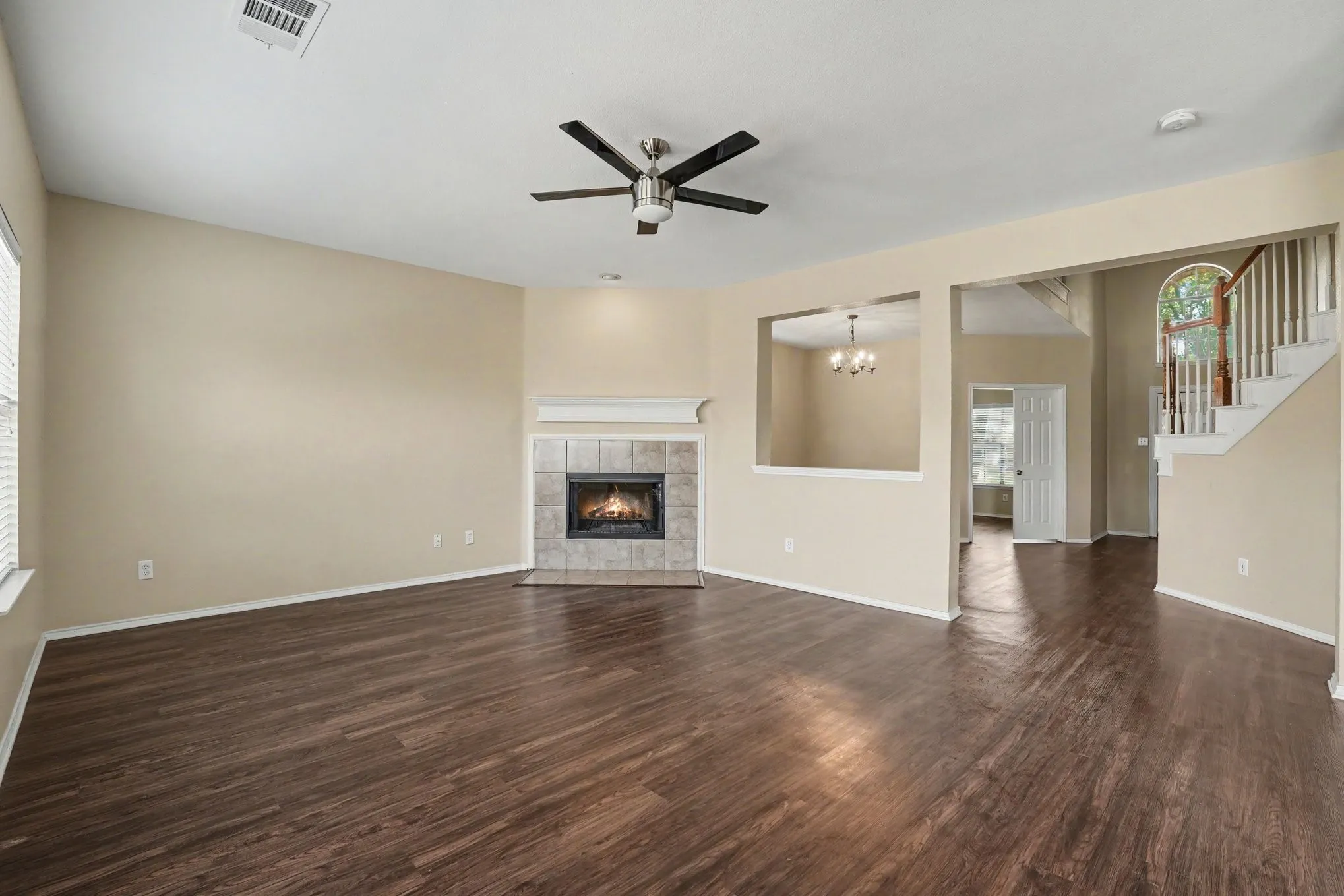 Single Family Residence For Sale in Collin County , 125 Prairie View Drive, Princeton, Texas 75407, 4 Bedroom, 3 Bathroom, 2 Garage spaces, 2,621 Sqft, built in 2005, mls#21365901, Real Estate Agent in Princeton, Homes For Sale in Collin county, Homes For Sale in Princeton, Realtor in Princeton Texas, Real Estate Brokerage Independent Realty Texas, Luminita Cordes Realtor
