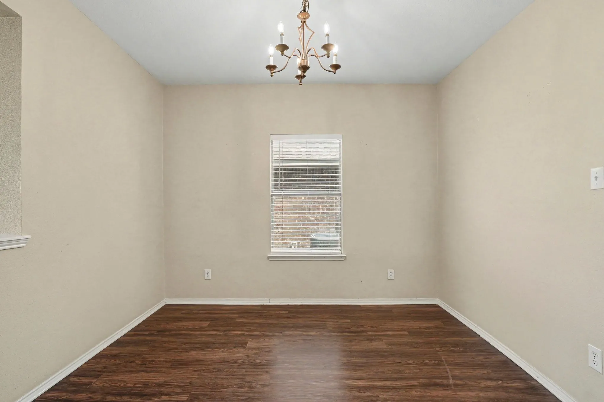 Single Family Residence For Sale in Collin County , 125 Prairie View Drive, Princeton, Texas 75407, 4 Bedroom, 3 Bathroom, 2 Garage spaces, 2,621 Sqft, built in 2005, mls#21365901, Real Estate Agent in Princeton, Homes For Sale in Collin county, Homes For Sale in Princeton, Realtor in Princeton Texas, Real Estate Brokerage Independent Realty Texas, Luminita Cordes Realtor