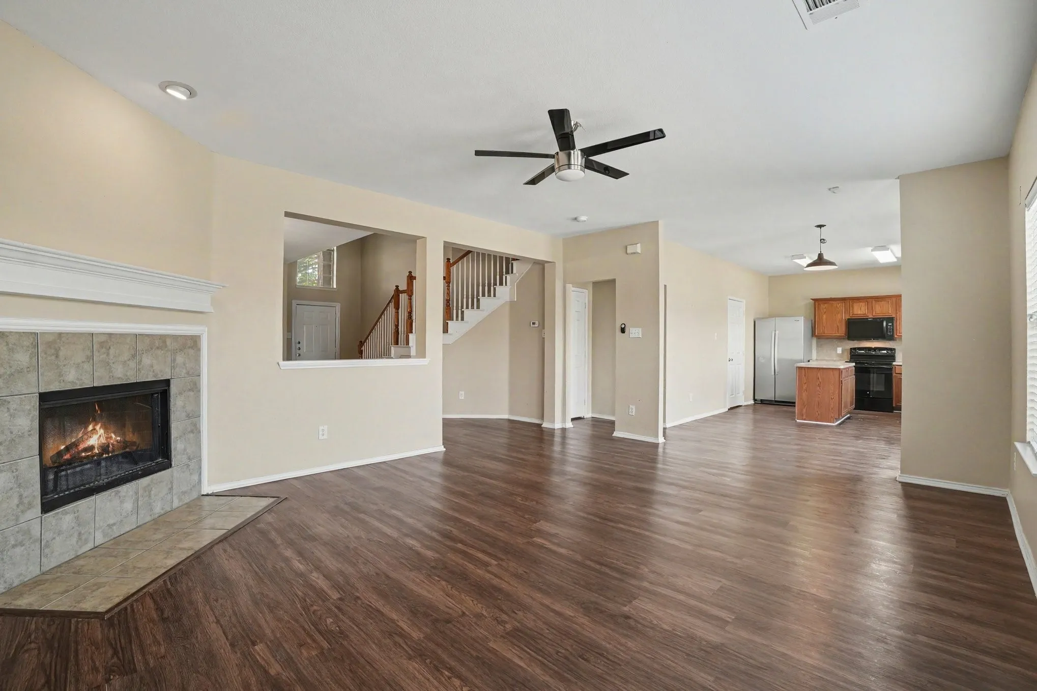 Single Family Residence For Sale in Collin County , 125 Prairie View Drive, Princeton, Texas 75407, 4 Bedroom, 3 Bathroom, 2 Garage spaces, 2,621 Sqft, built in 2005, mls#21365901, Real Estate Agent in Princeton, Homes For Sale in Collin county, Homes For Sale in Princeton, Realtor in Princeton Texas, Real Estate Brokerage Independent Realty Texas, Luminita Cordes Realtor