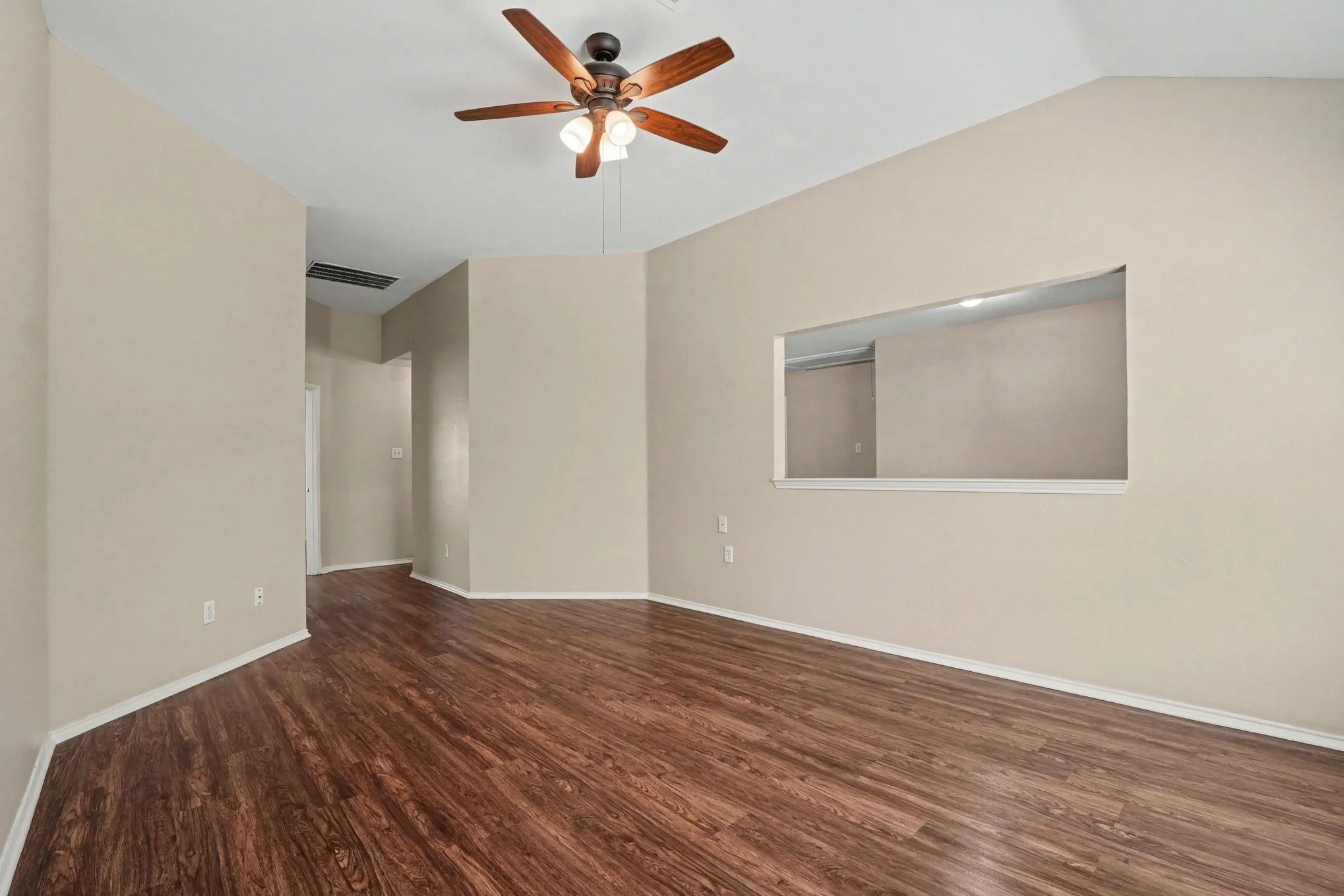 Single Family Residence For Sale in Collin County , 125 Prairie View Drive, Princeton, Texas 75407, 4 Bedroom, 3 Bathroom, 2 Garage spaces, 2,621 Sqft, built in 2005, mls#21365901, Real Estate Agent in Princeton, Homes For Sale in Collin county, Homes For Sale in Princeton, Realtor in Princeton Texas, Real Estate Brokerage Independent Realty Texas, Luminita Cordes Realtor