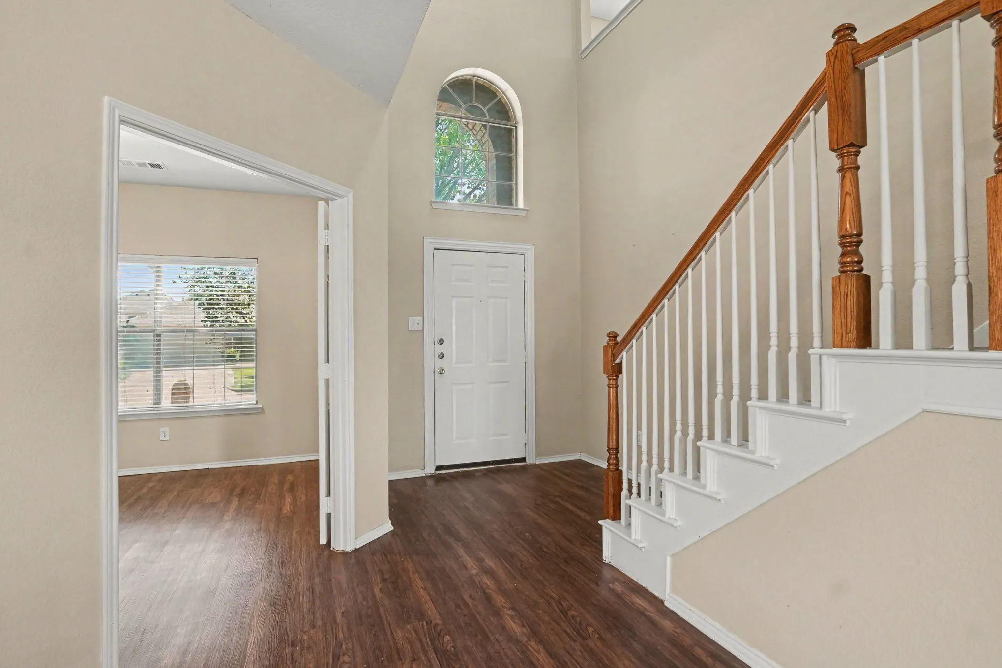 Single Family Residence For Sale in Collin County , 125 Prairie View Drive, Princeton, Texas 75407, 4 Bedroom, 3 Bathroom, 2 Garage spaces, 2,621 Sqft, built in 2005, mls#21365901, Real Estate Agent in Princeton, Homes For Sale in Collin county, Homes For Sale in Princeton, Realtor in Princeton Texas, Real Estate Brokerage Independent Realty Texas, Luminita Cordes Realtor