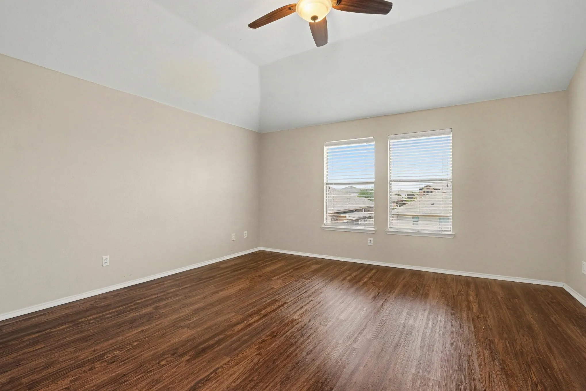 Single Family Residence For Sale in Collin County , 125 Prairie View Drive, Princeton, Texas 75407, 4 Bedroom, 3 Bathroom, 2 Garage spaces, 2,621 Sqft, built in 2005, mls#21365901, Real Estate Agent in Princeton, Homes For Sale in Collin county, Homes For Sale in Princeton, Realtor in Princeton Texas, Real Estate Brokerage Independent Realty Texas, Luminita Cordes Realtor