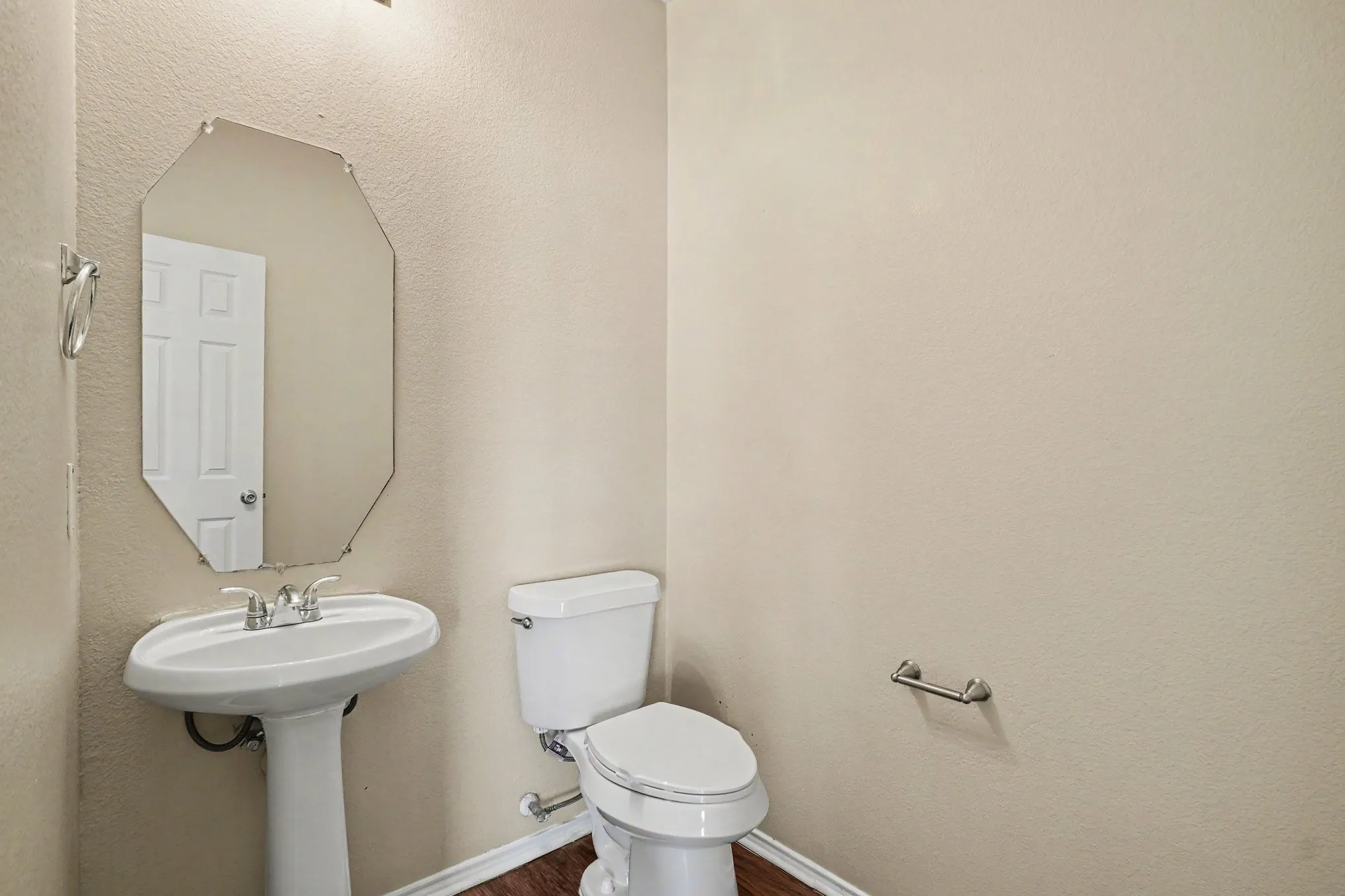 Single Family Residence For Sale in Collin County , 125 Prairie View Drive, Princeton, Texas 75407, 4 Bedroom, 3 Bathroom, 2 Garage spaces, 2,621 Sqft, built in 2005, mls#21365901, Real Estate Agent in Princeton, Homes For Sale in Collin county, Homes For Sale in Princeton, Realtor in Princeton Texas, Real Estate Brokerage Independent Realty Texas, Luminita Cordes Realtor